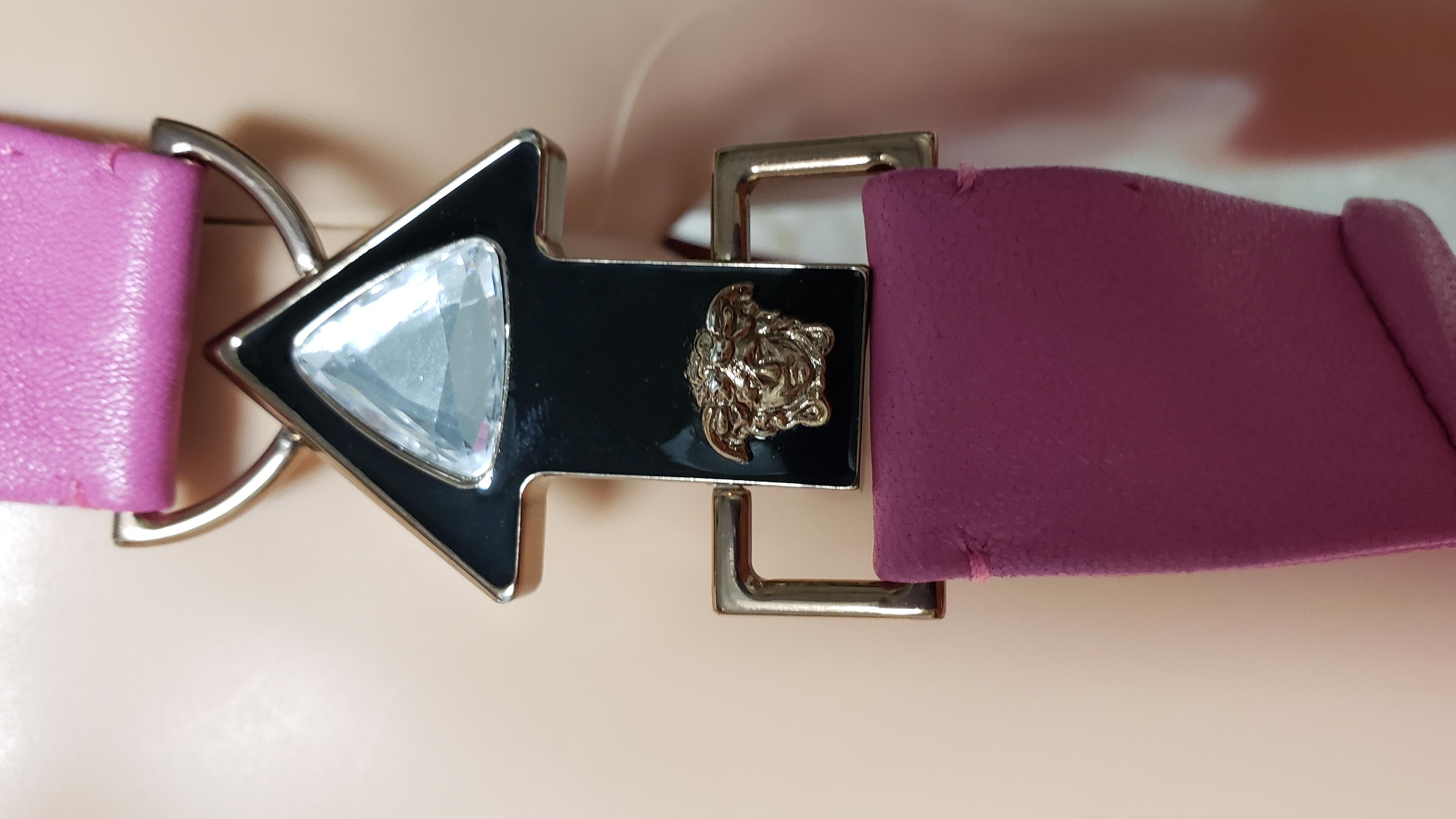 Robe courte Versace Resort 2013 look n° 9 en cuir rose, 38 - 2, neuve en vente 6