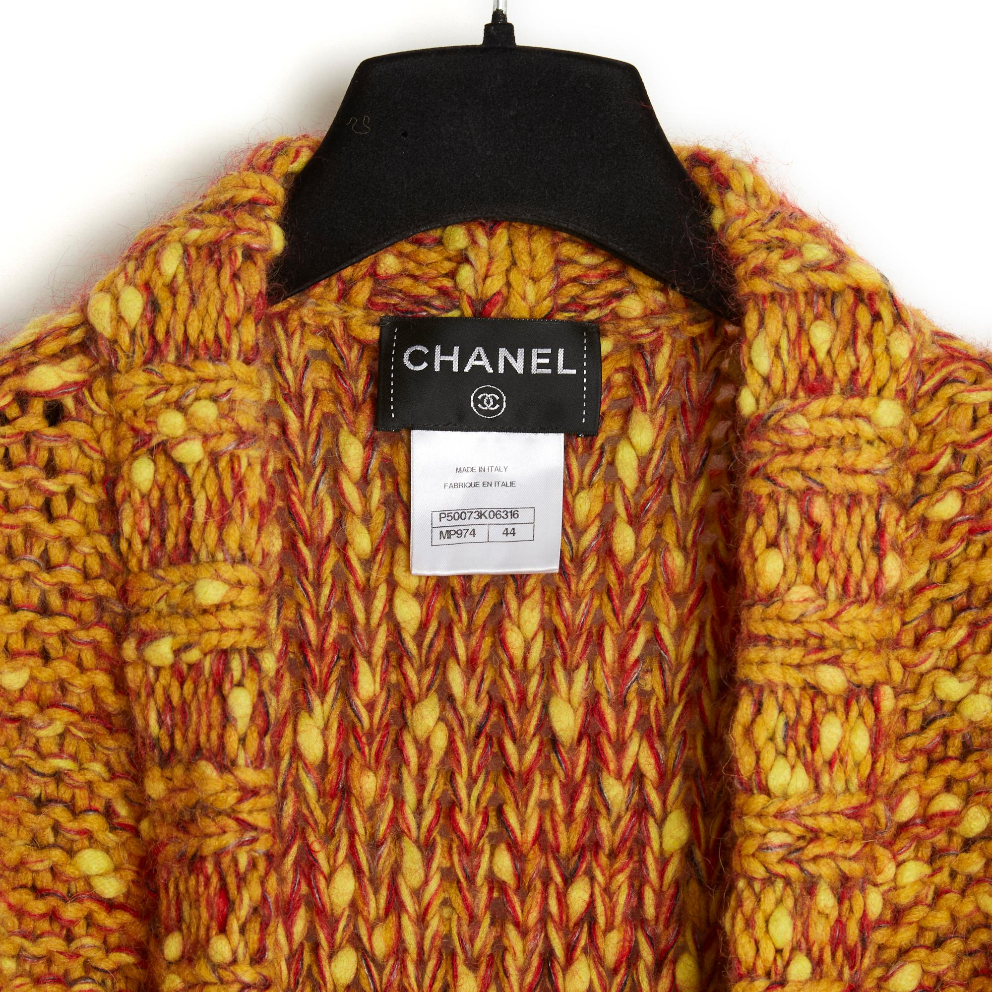 Women's or Men's Resort 2015 Chanel Dubai Wool Alpaca maxi cardigan FR36/44 For Sale