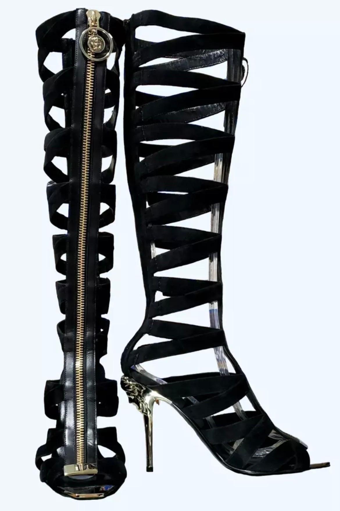 Resort 2015 Look #10 Versace Black Suede Sandal Gladiator Boots with Medusa 38-8 In New Condition For Sale In Montgomery, TX