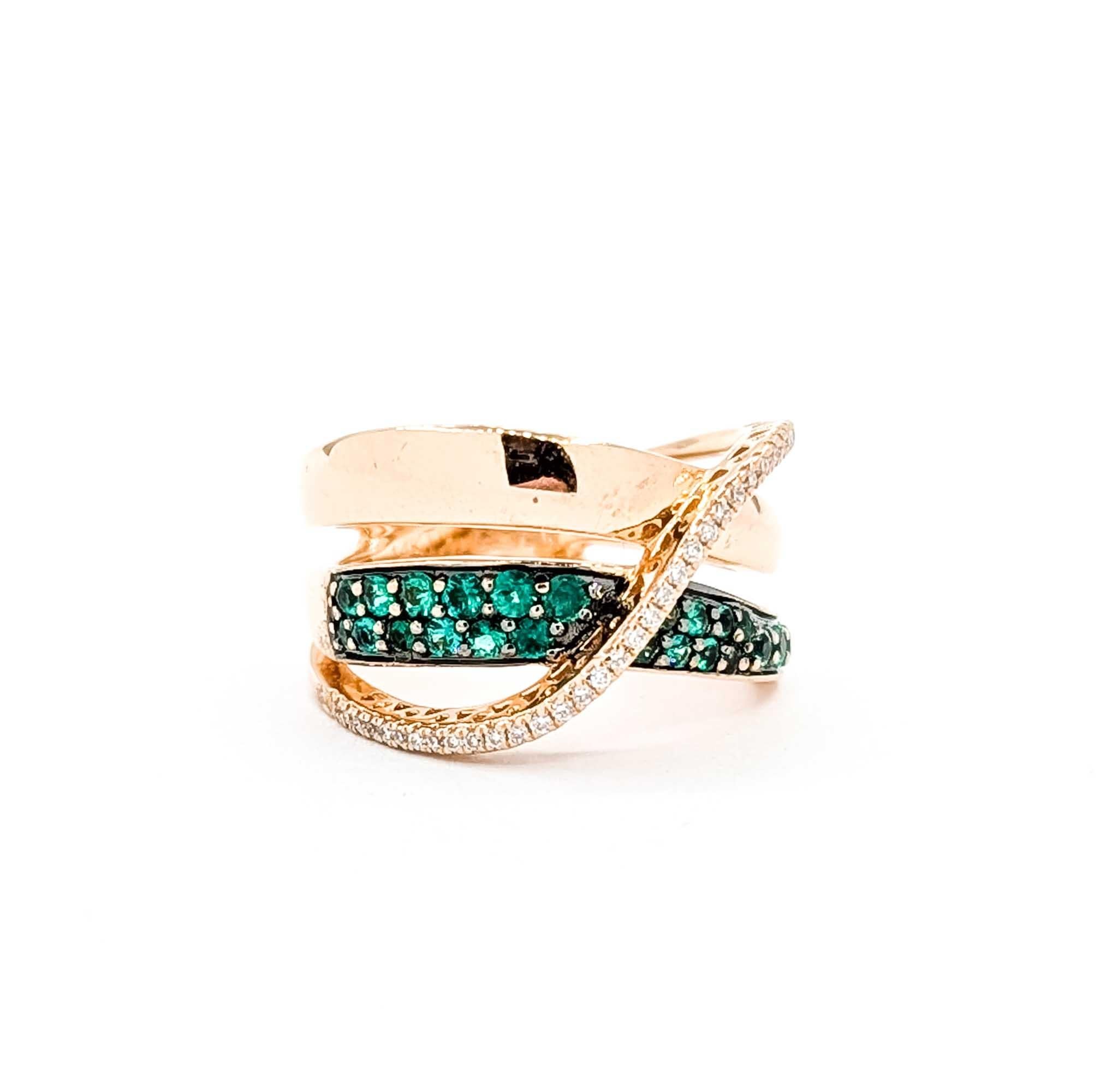 Resplendissante bague LeVian en or rose 14k sertie d'émeraudes et de diamants Pour femmes en vente