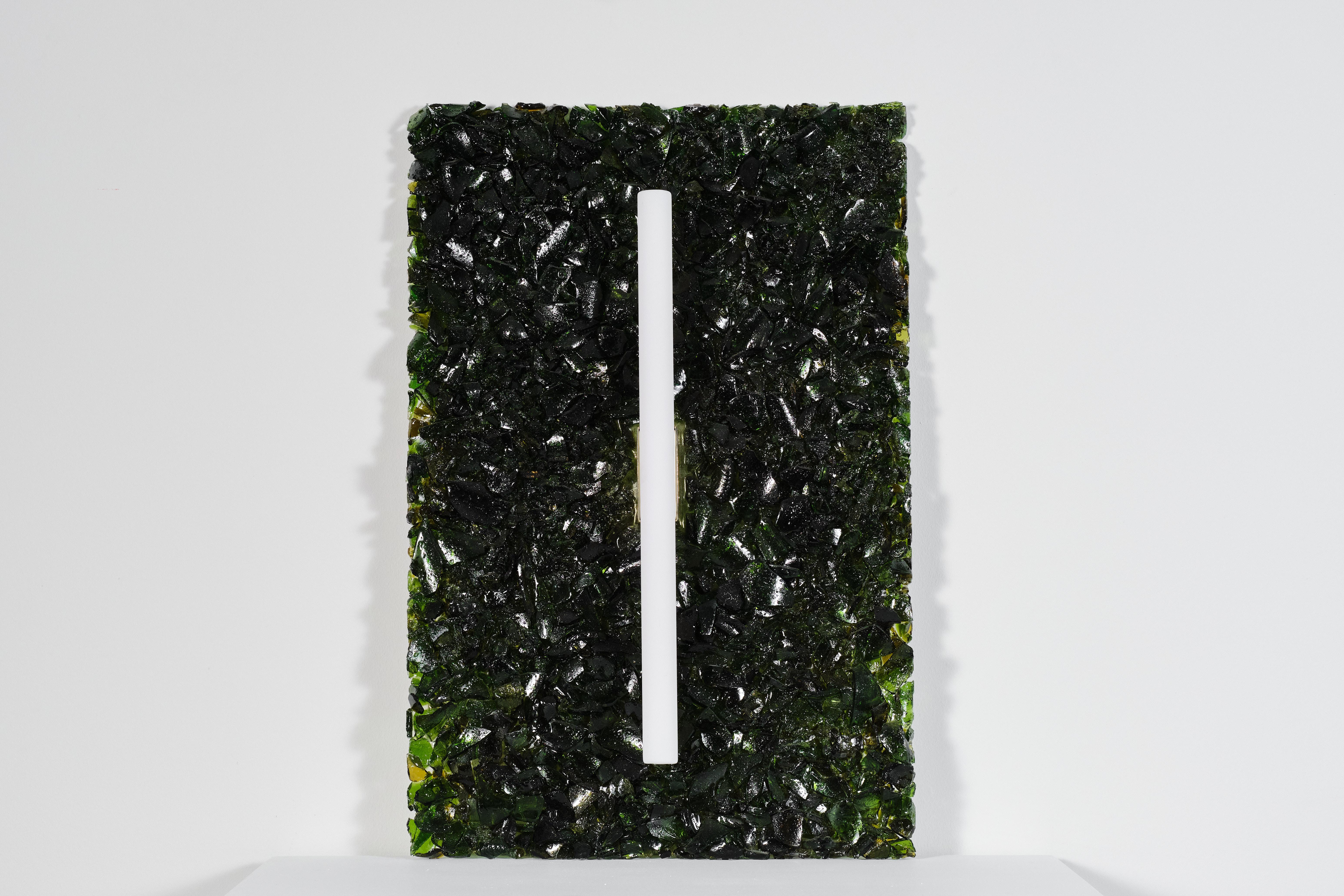 Ressaca Linestra – Unique Handmade Wall Light with Crushed Wine Bottle Glass In New Condition For Sale In Barcelona, ES