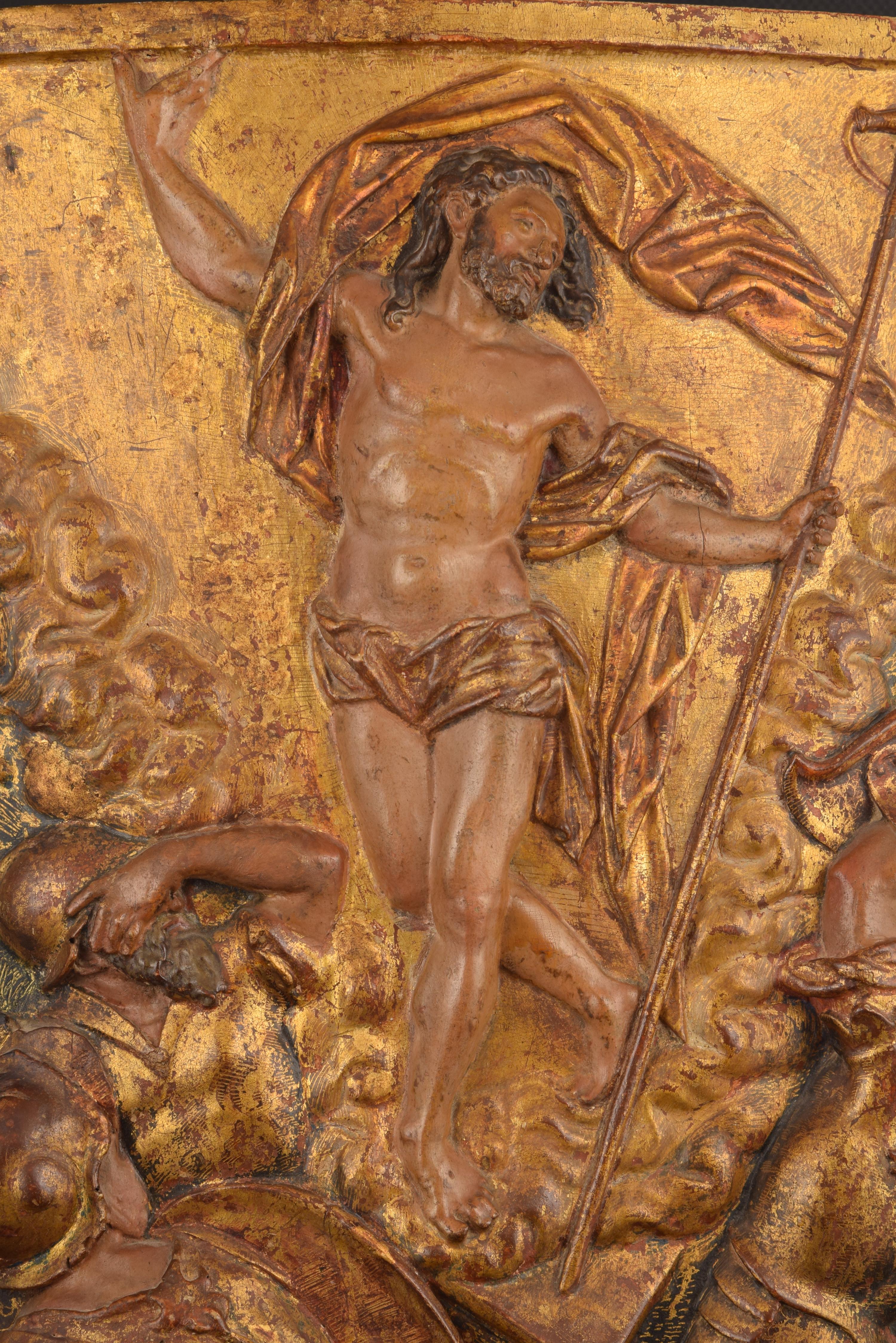 Das Relief war wahrscheinlich eine Tür des Sagrario. Das Stück folgt einer üblichen Dekoration in den Tabernakeln der Renaissance und des Barocks. Jahrhundert in der Kirche des Klosters Santa Isabel de Madrid oder mit anderen, die in privaten