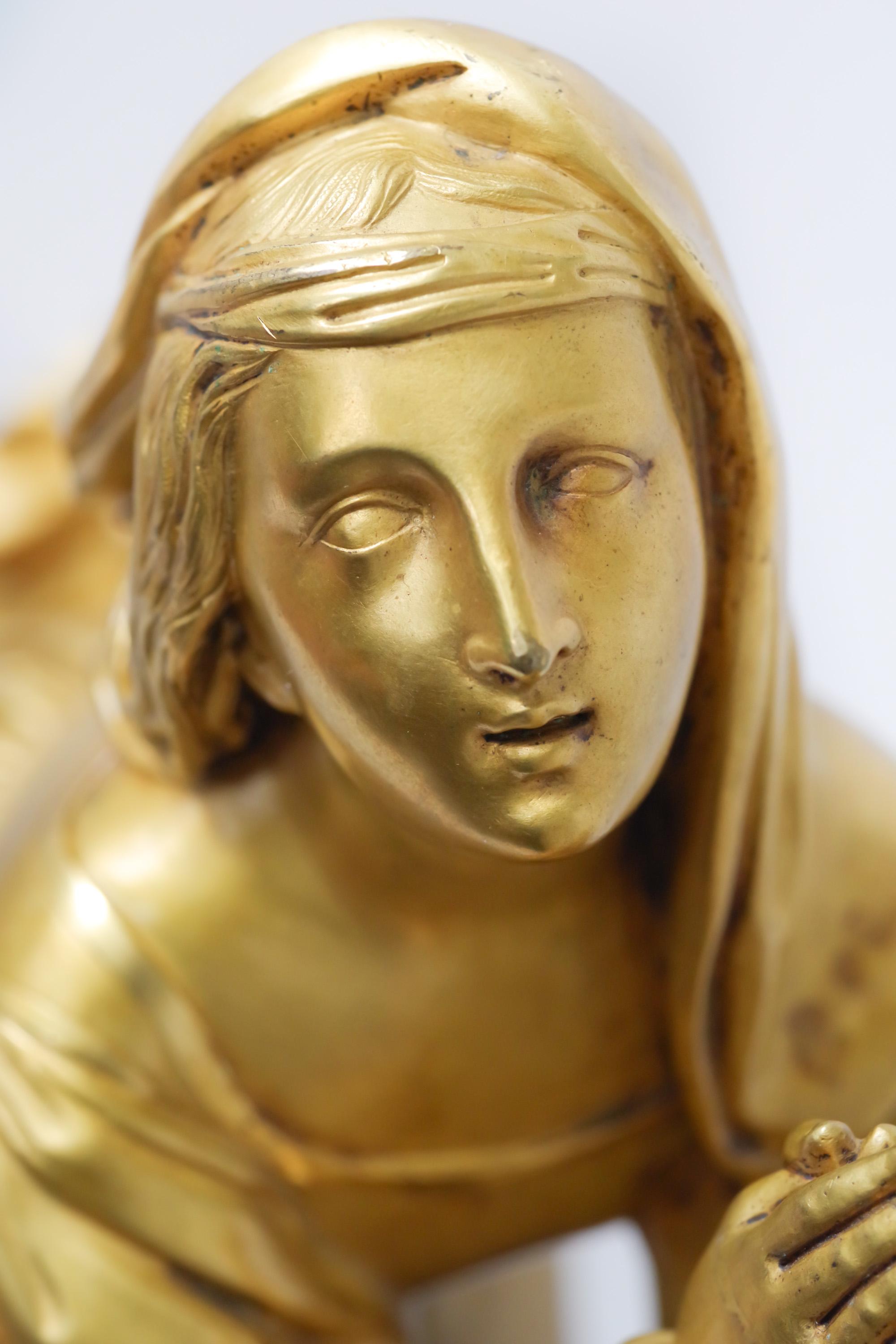 Französische Bronzeuhr aus der Restaurationszeit mit der Darstellung einer Frau im Gebet im Angebot 5