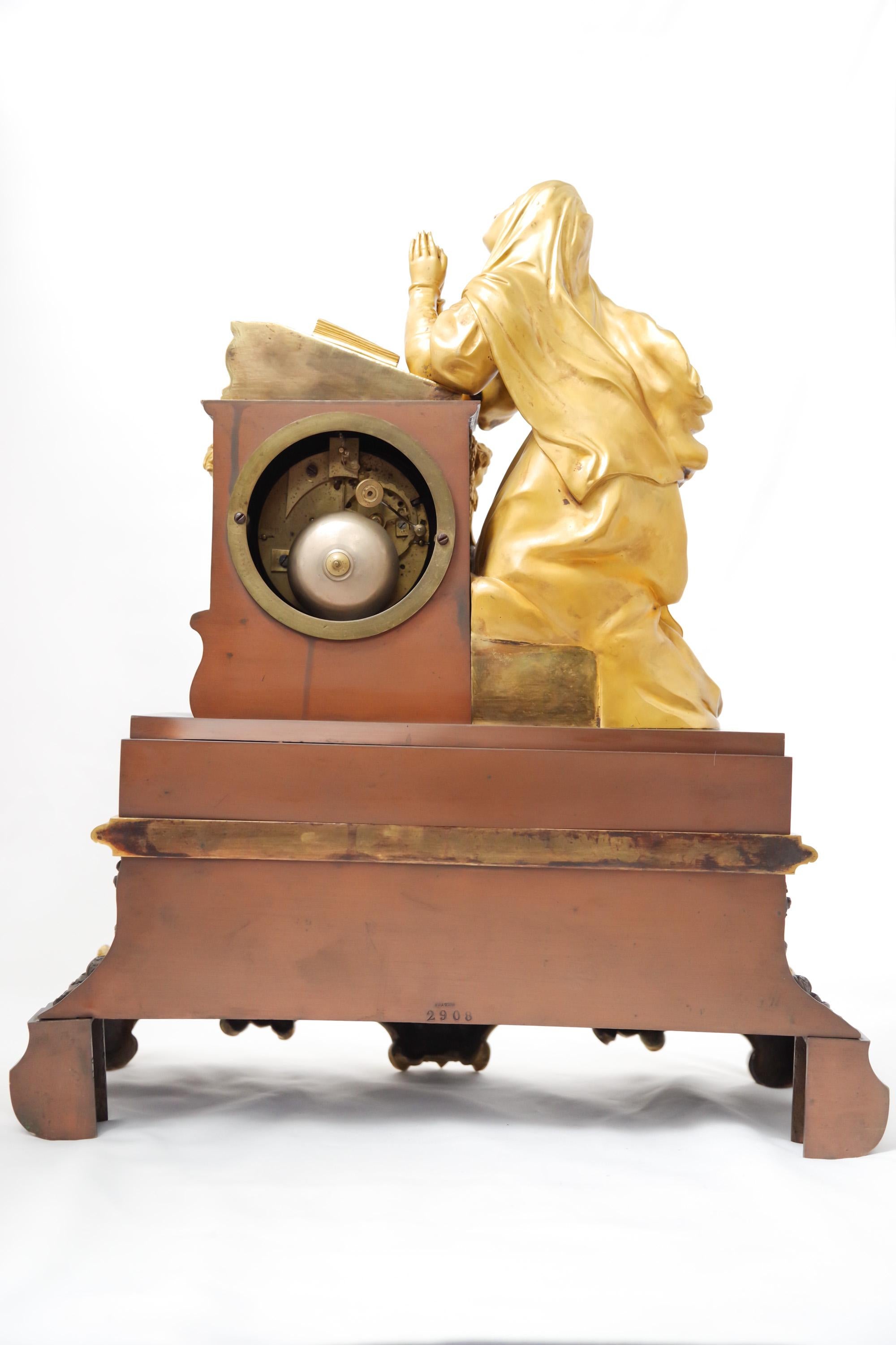 Restauration Era French Bronze Clock Depicting a Woman in Prayer In Good Condition For Sale In 263-0031, JP