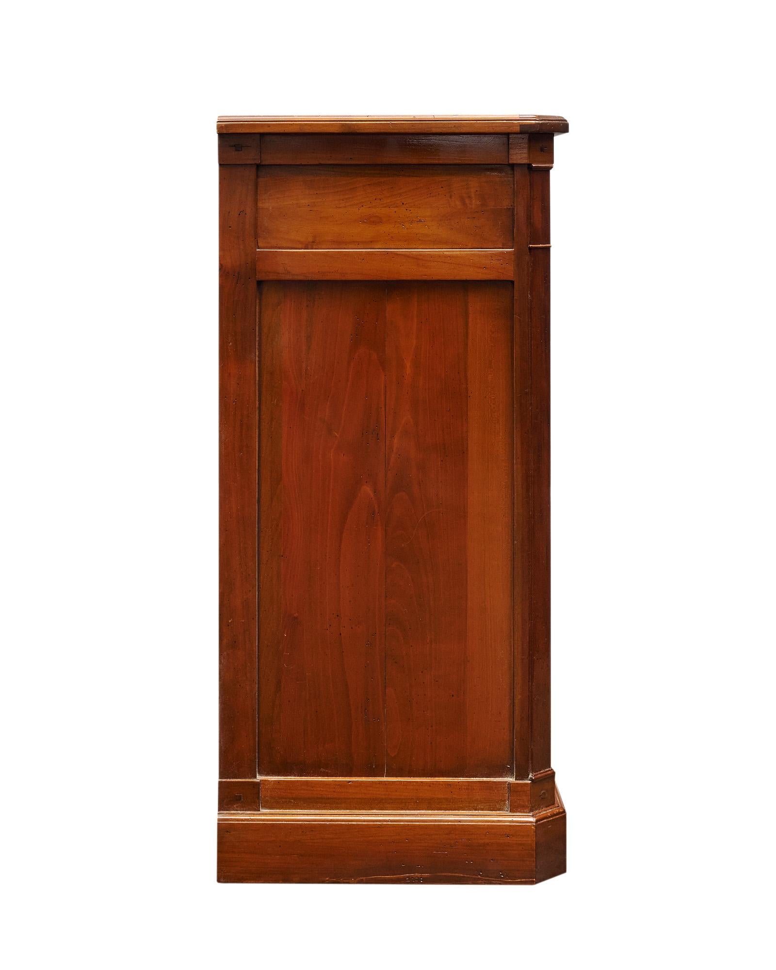 Ottone Buffet in noce francese Restauration in vendita