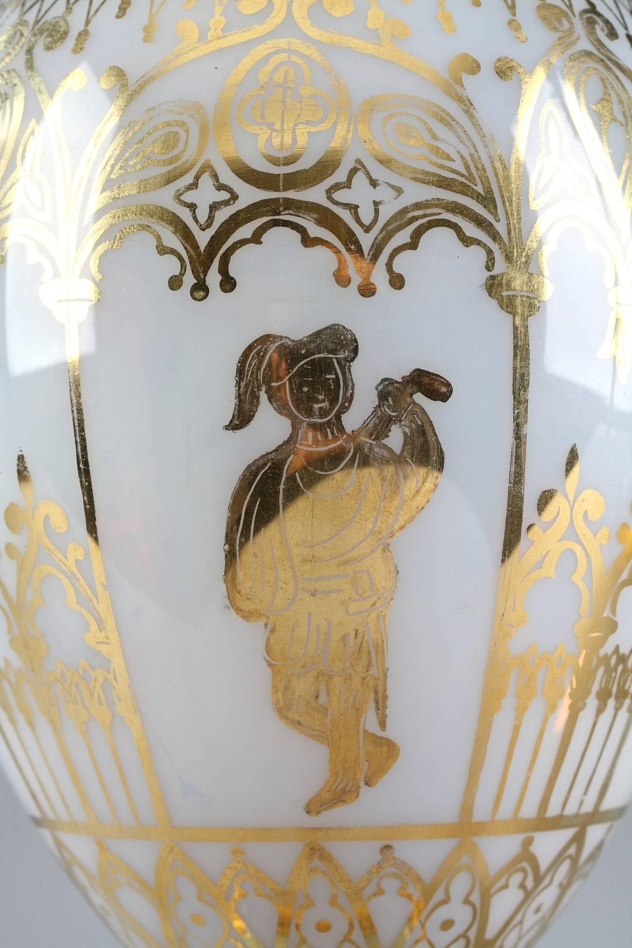 XIXe siècle Vases en verre opalin de la restauration de Jean-Baptiste Desvignes en vente