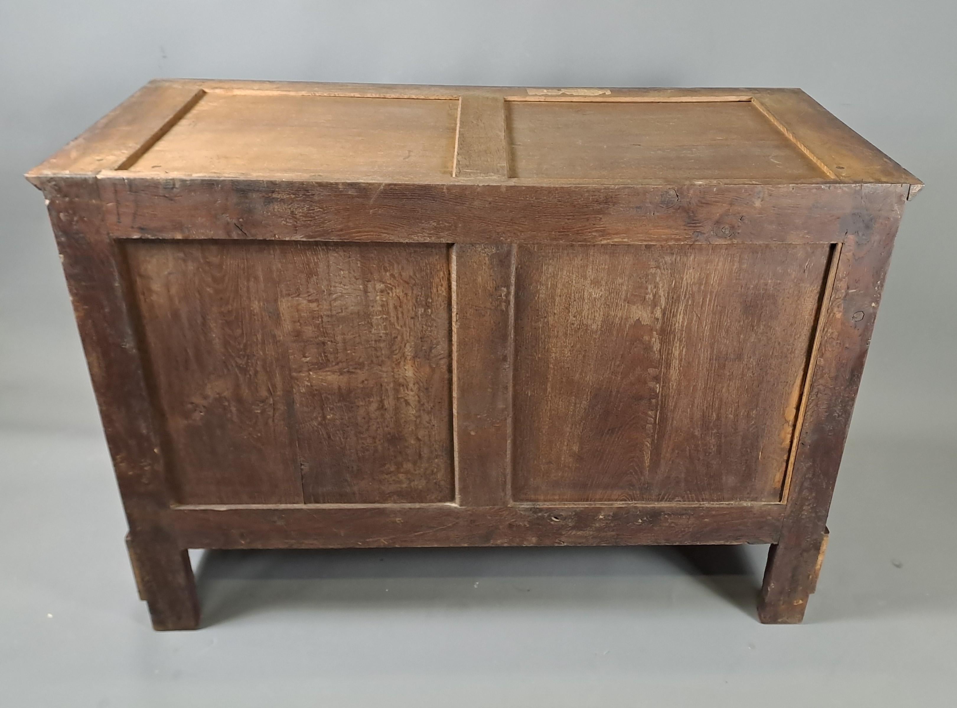Restauration Period Commode In Flamed Mahogany For Sale 7