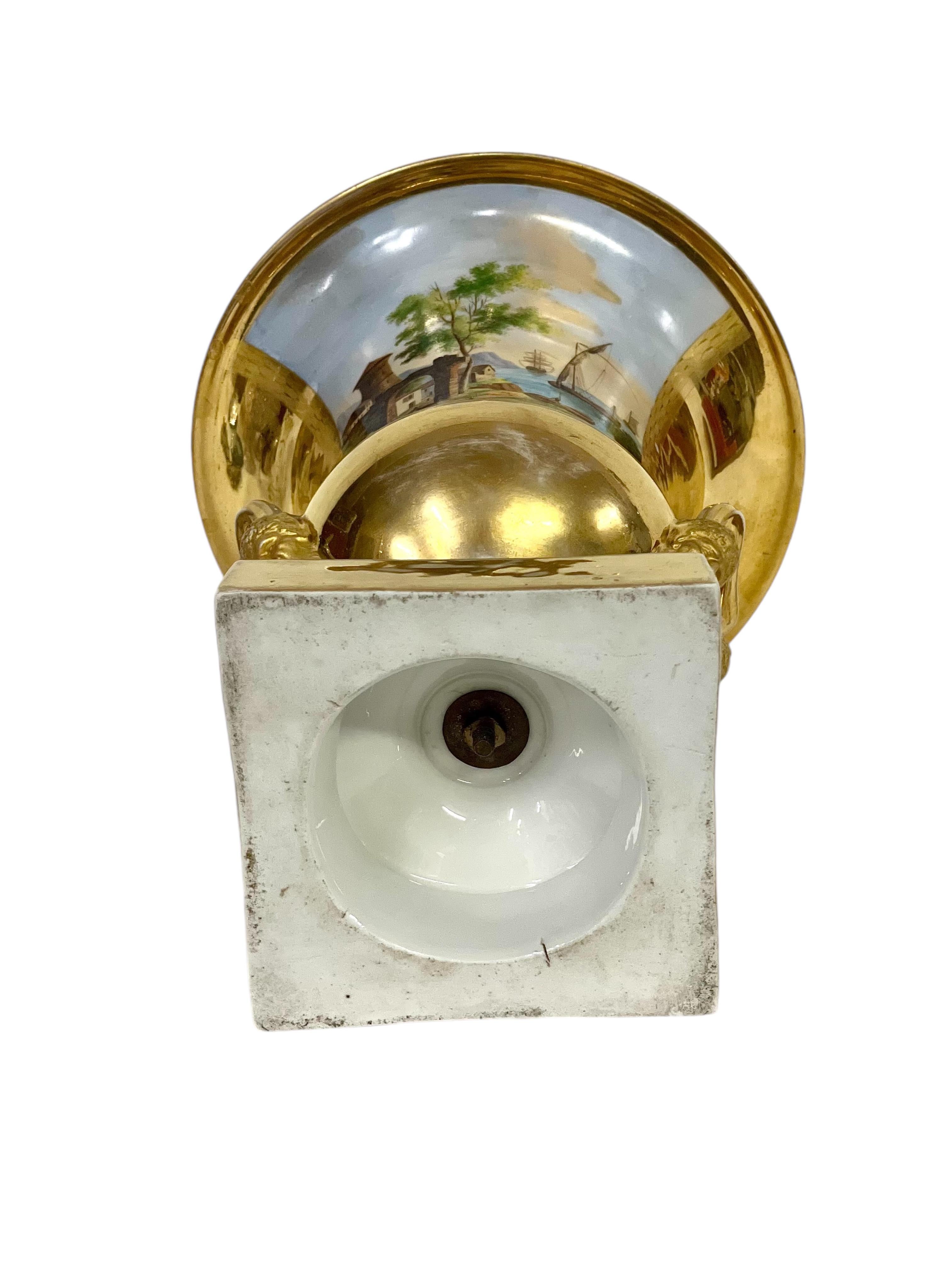 Large Gilt Porcelaine de Paris Medici Vase For Sale 4
