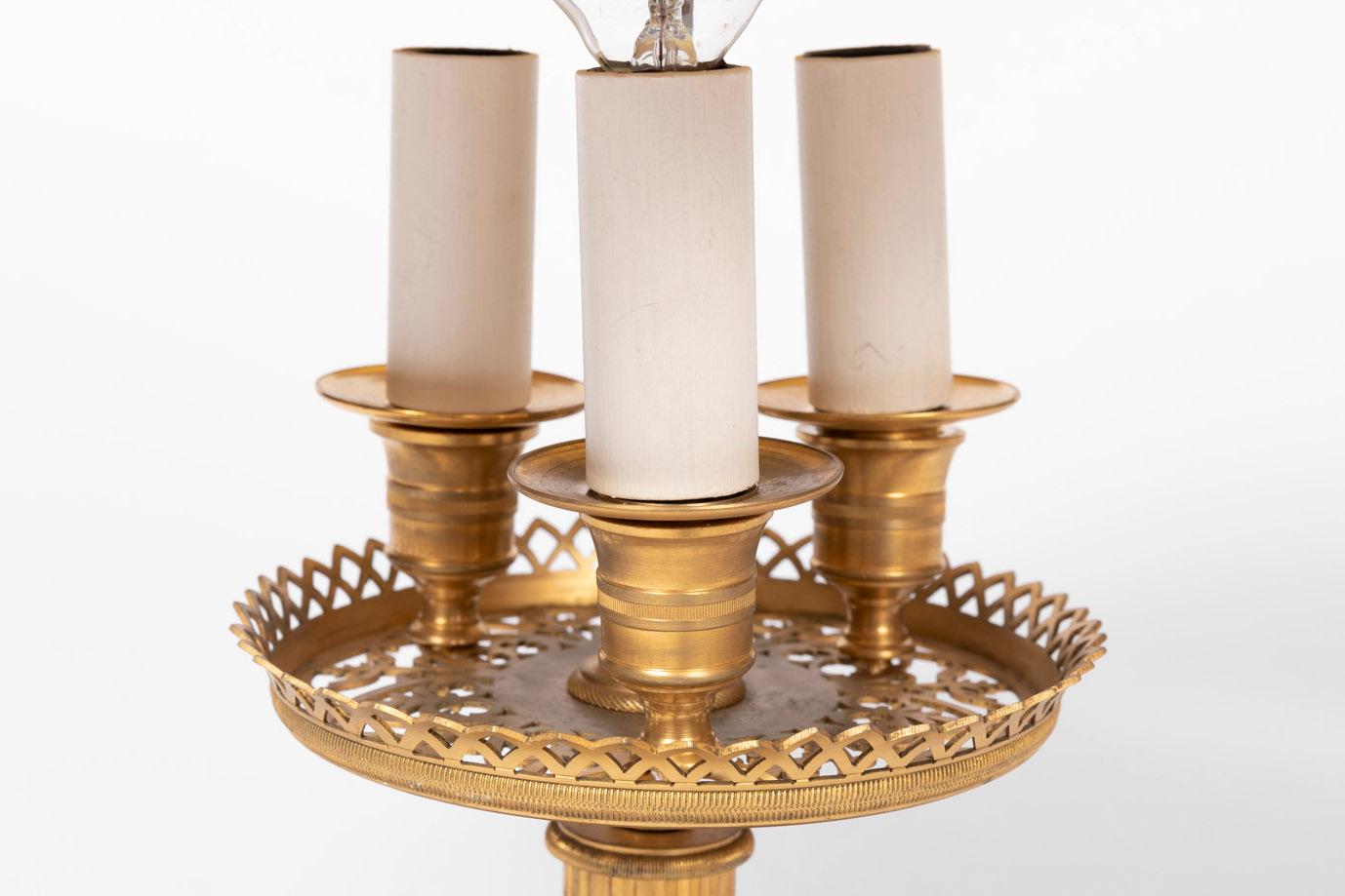 20ième siècle Lampe bouillotte de style Restauration en bronze doré, période 1900 en vente