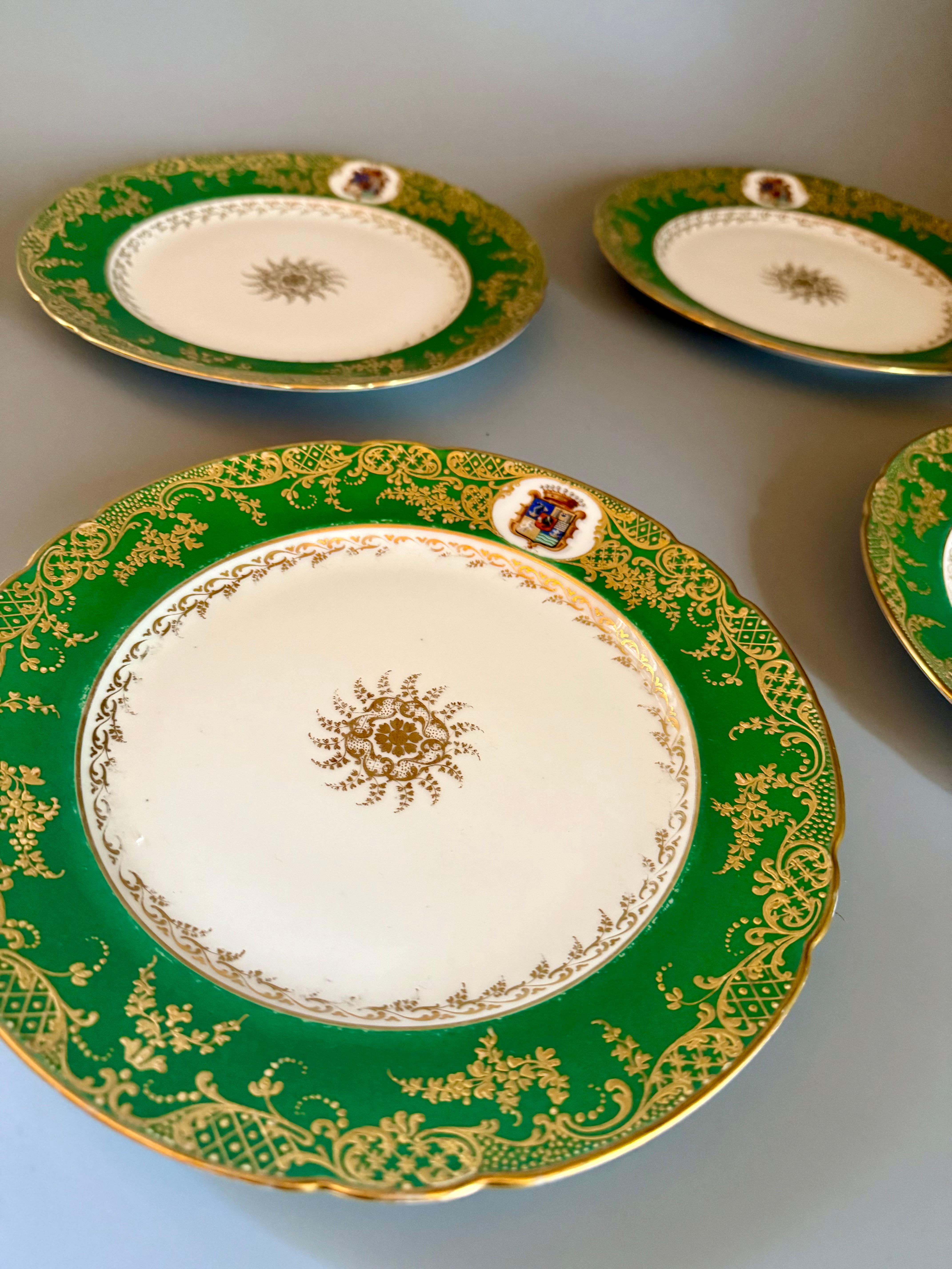 Style Paris 1820 Restauration Six Assiettes en Porcelaine Greene & Greene Feuillet Paris 1820 Bon état - En vente à Uppsala , SE