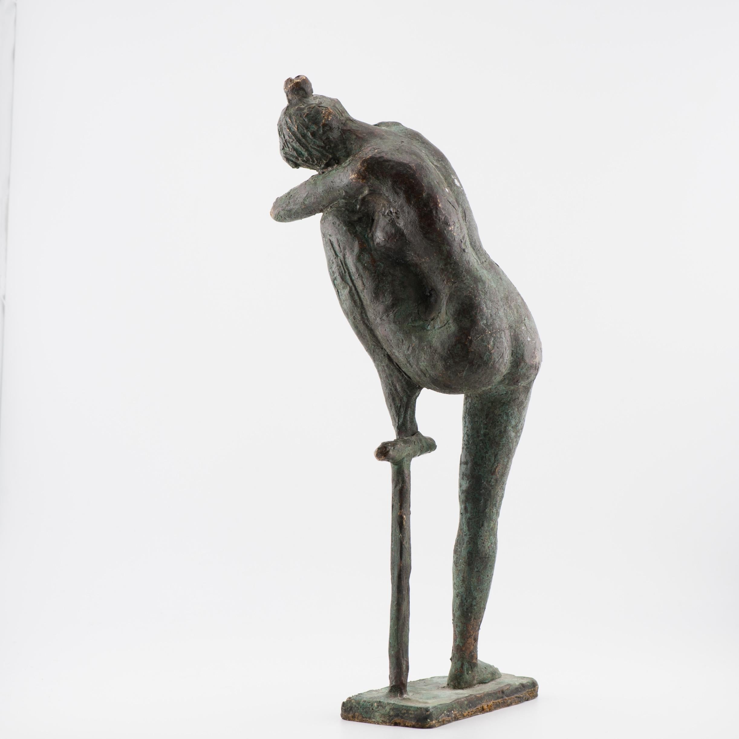Statue en bronze d'une danseuse en train de se reposer Français, milieu du 20e siècle en vente 6