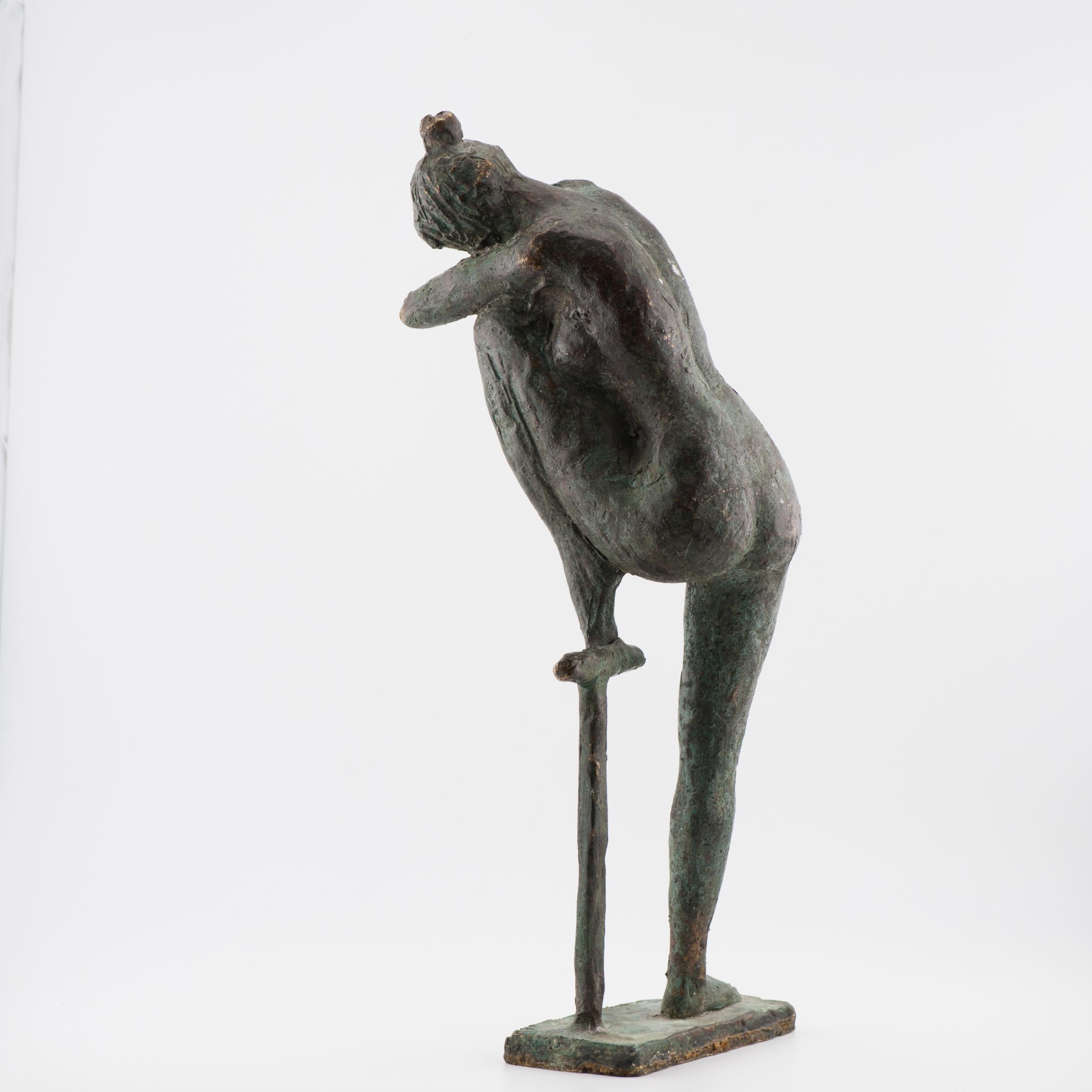 Statue en bronze d'une danseuse en train de se reposer Français, milieu du 20e siècle en vente 7