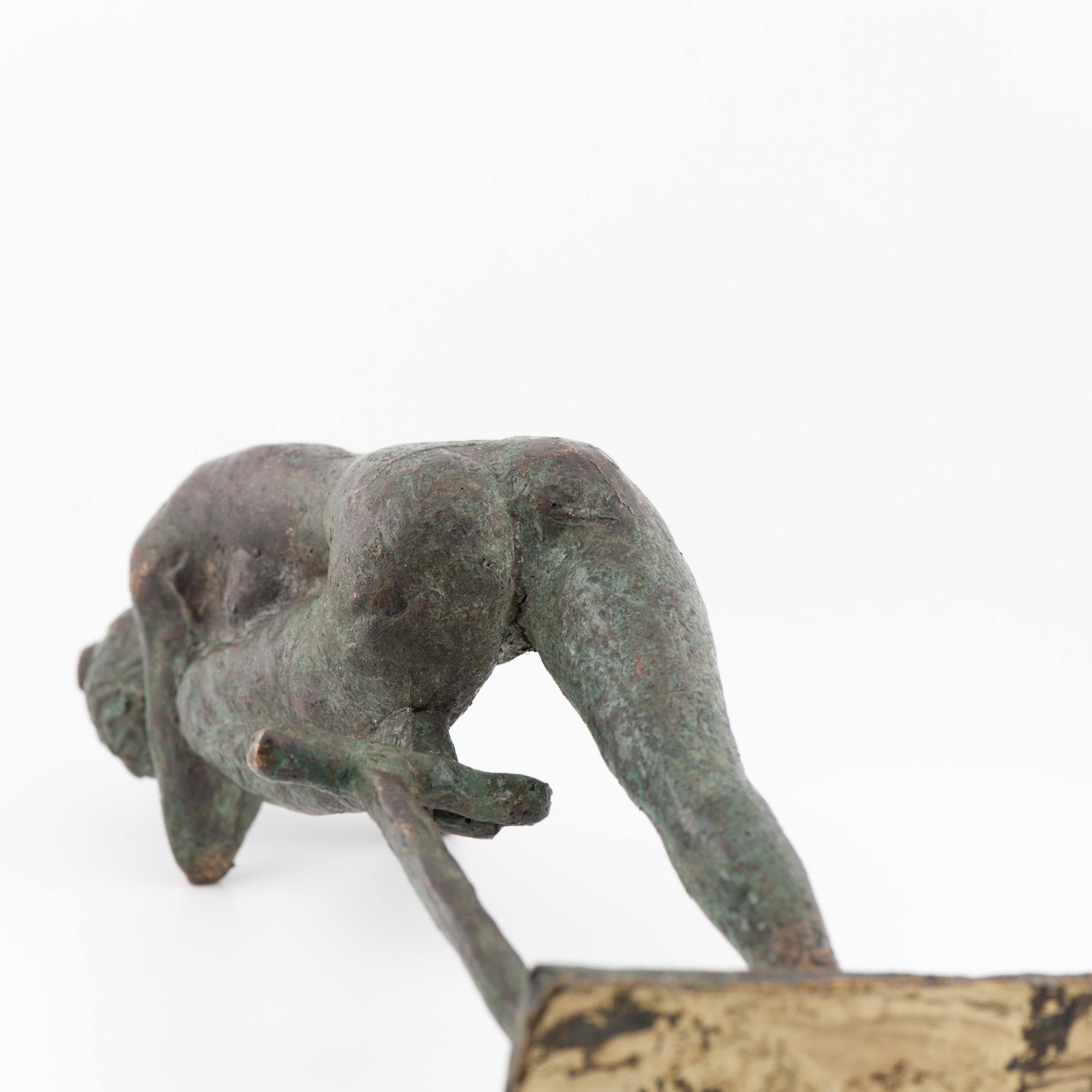 Statue en bronze d'une danseuse en train de se reposer Français, milieu du 20e siècle en vente 8