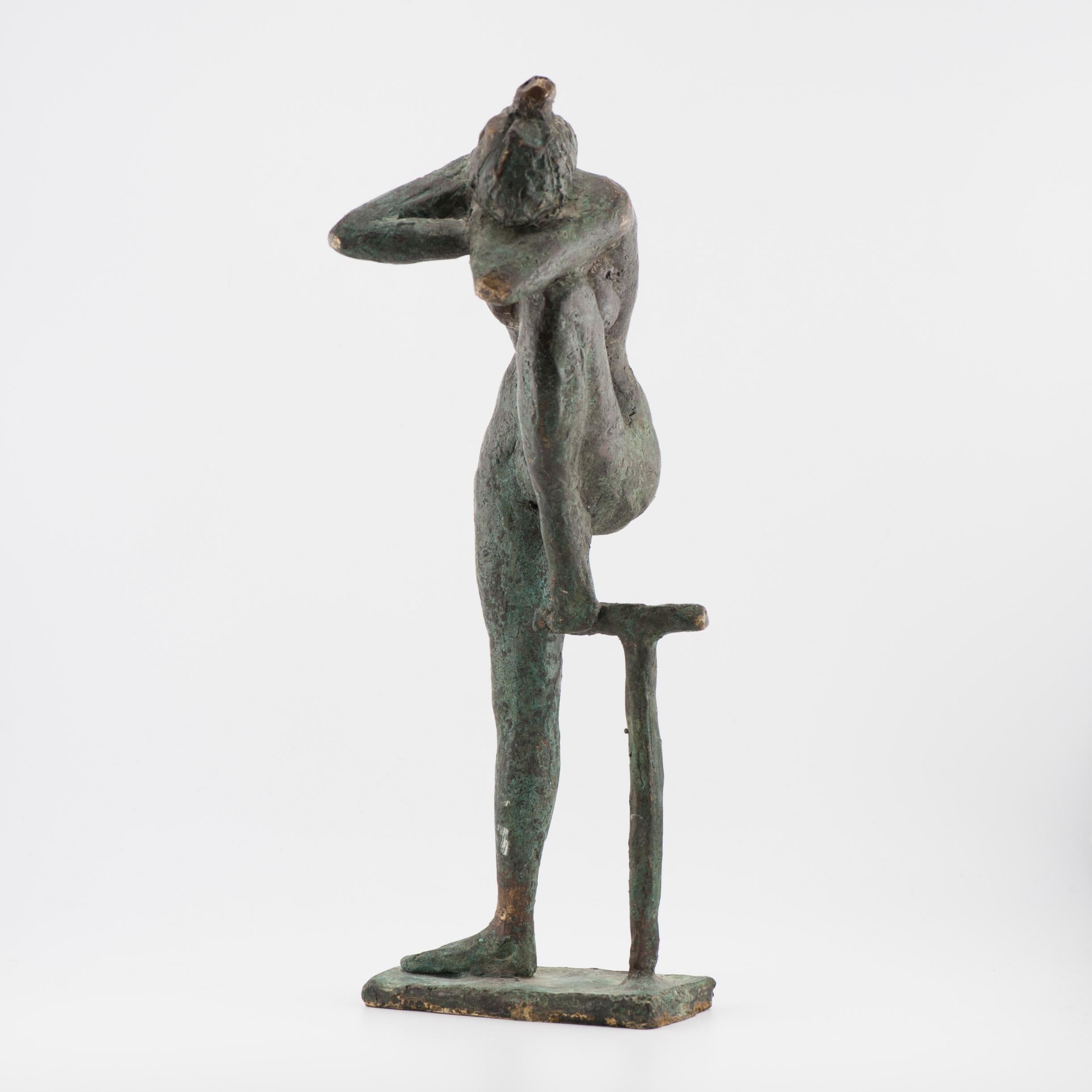 Statue en bronze d'une danseuse en train de se reposer Français, milieu du 20e siècle Bon état - En vente à Amsterdam, Noord Holland
