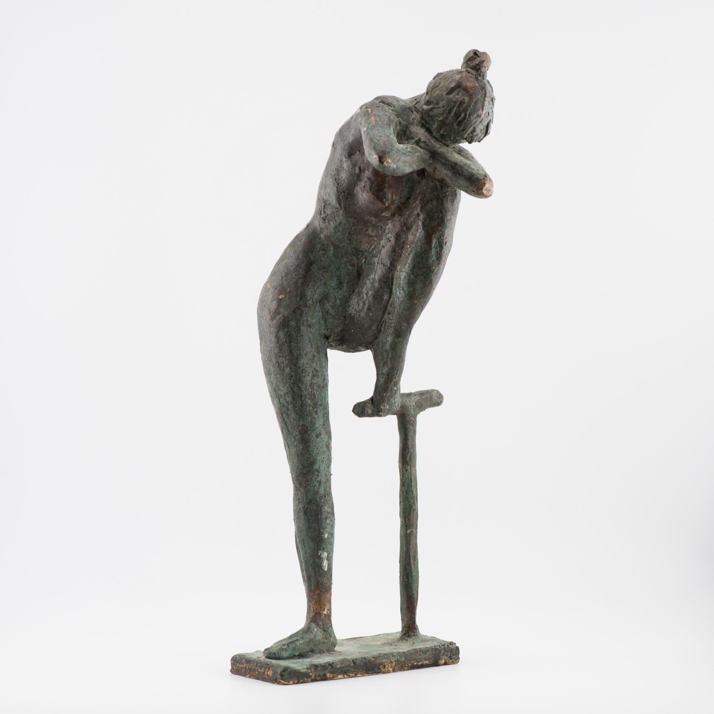 Statue en bronze d'une danseuse en train de se reposer Français, milieu du 20e siècle en vente 1