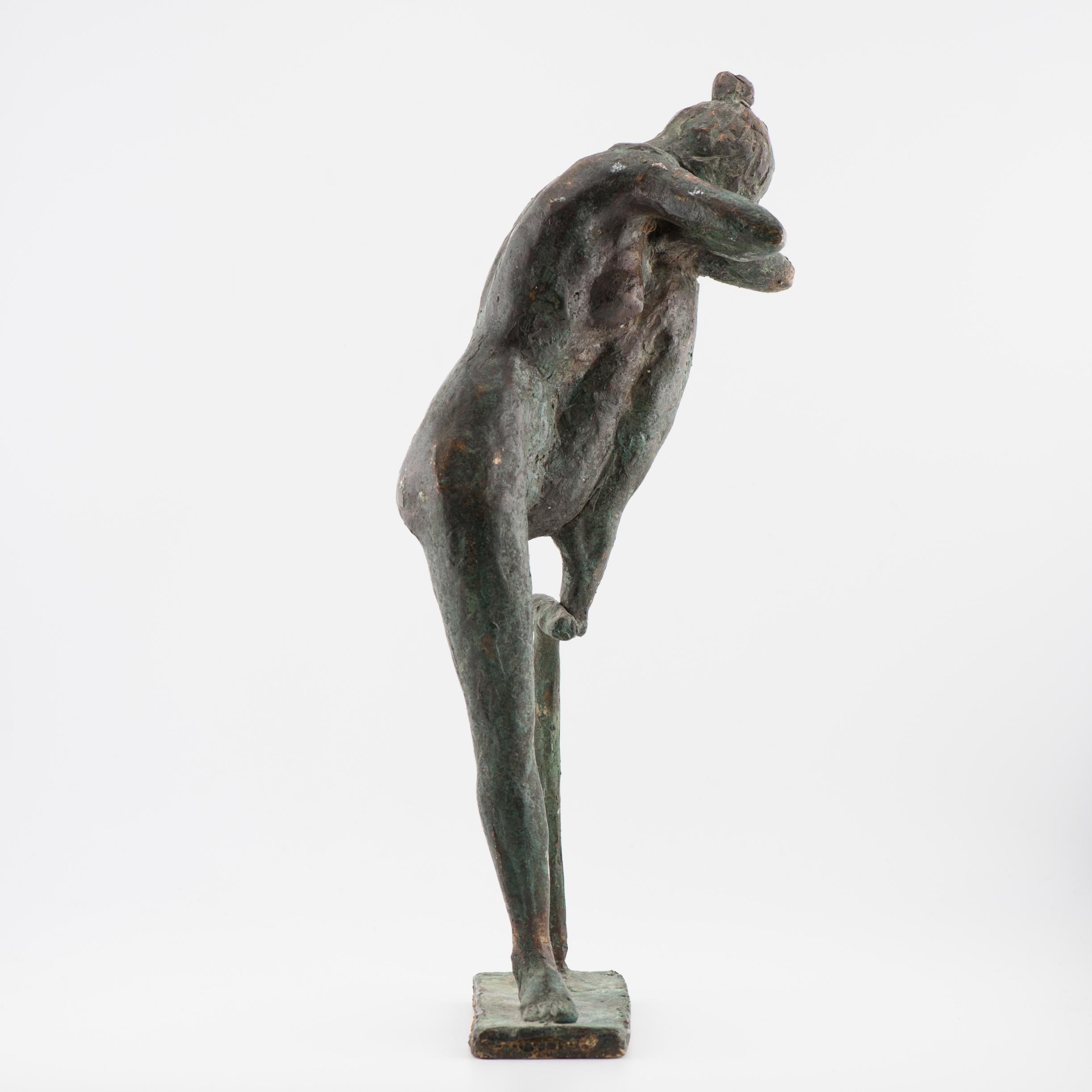 Statue en bronze d'une danseuse en train de se reposer Français, milieu du 20e siècle en vente 3
