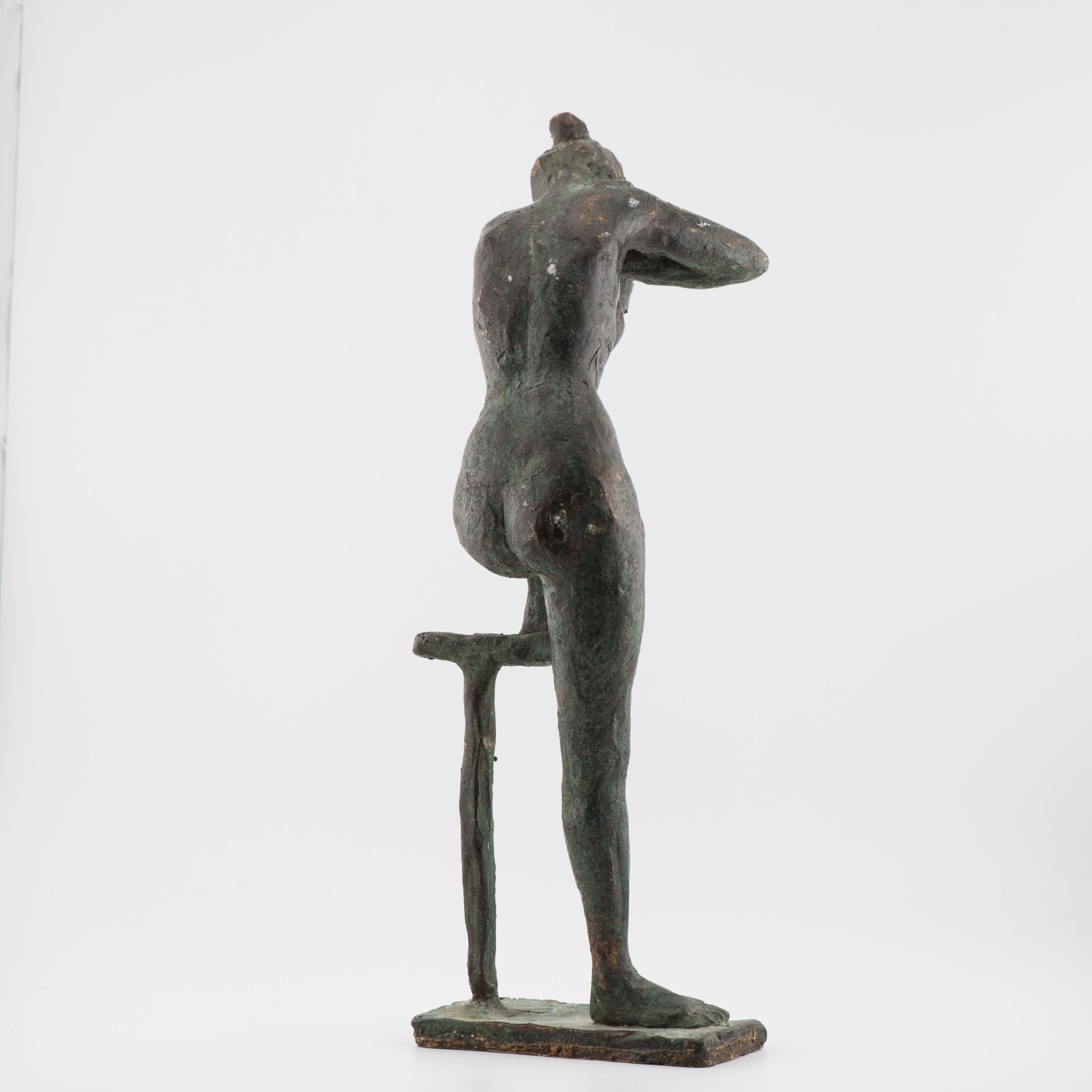 Statue en bronze d'une danseuse en train de se reposer Français, milieu du 20e siècle en vente 4