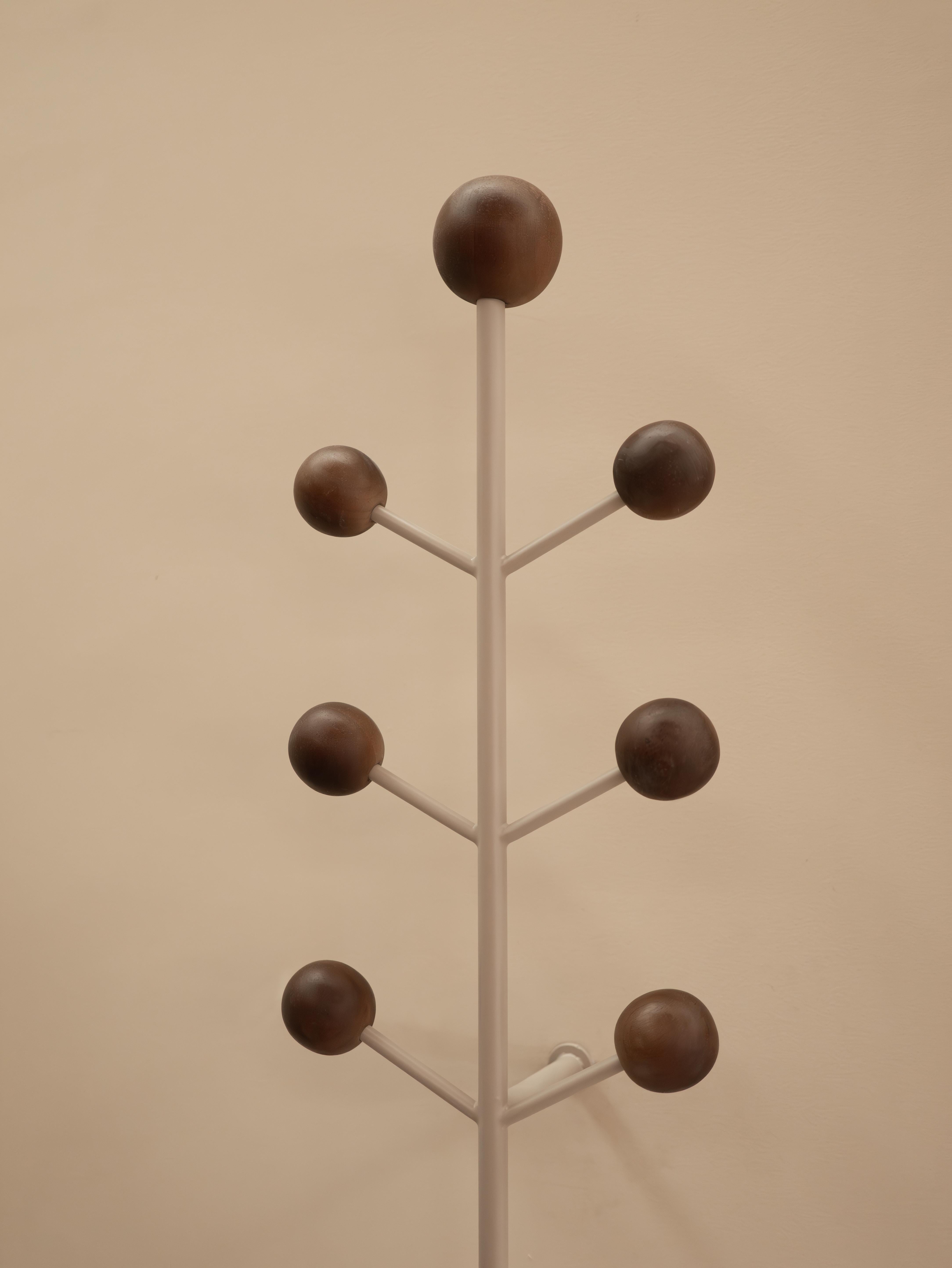 RESTINGA sculptural and minimalistic coat rack in coated steel and ceramic For Sale 1