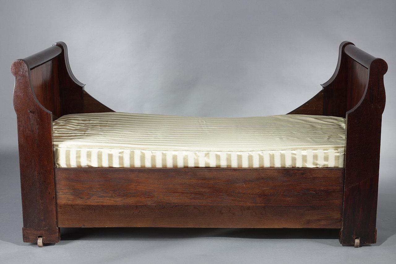 Restoration Period Mahogany and Gilt Bronze Sofa Bed, 19th Century For Sale 6