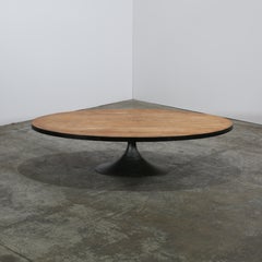 Table basse ovale Aeros de Restoration Hardware