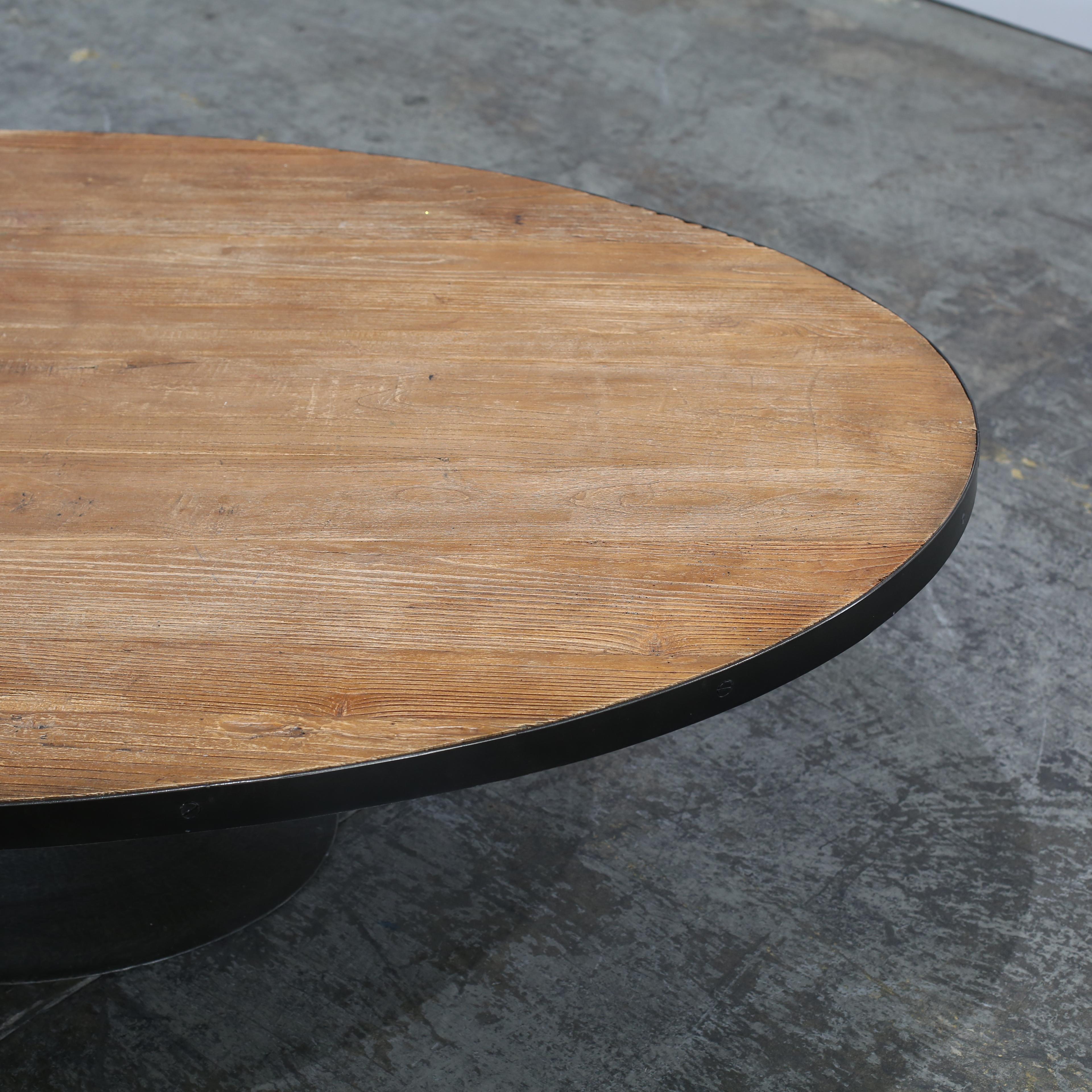 Américain Restoration Hardware Aero Oval Coffee Table en vente