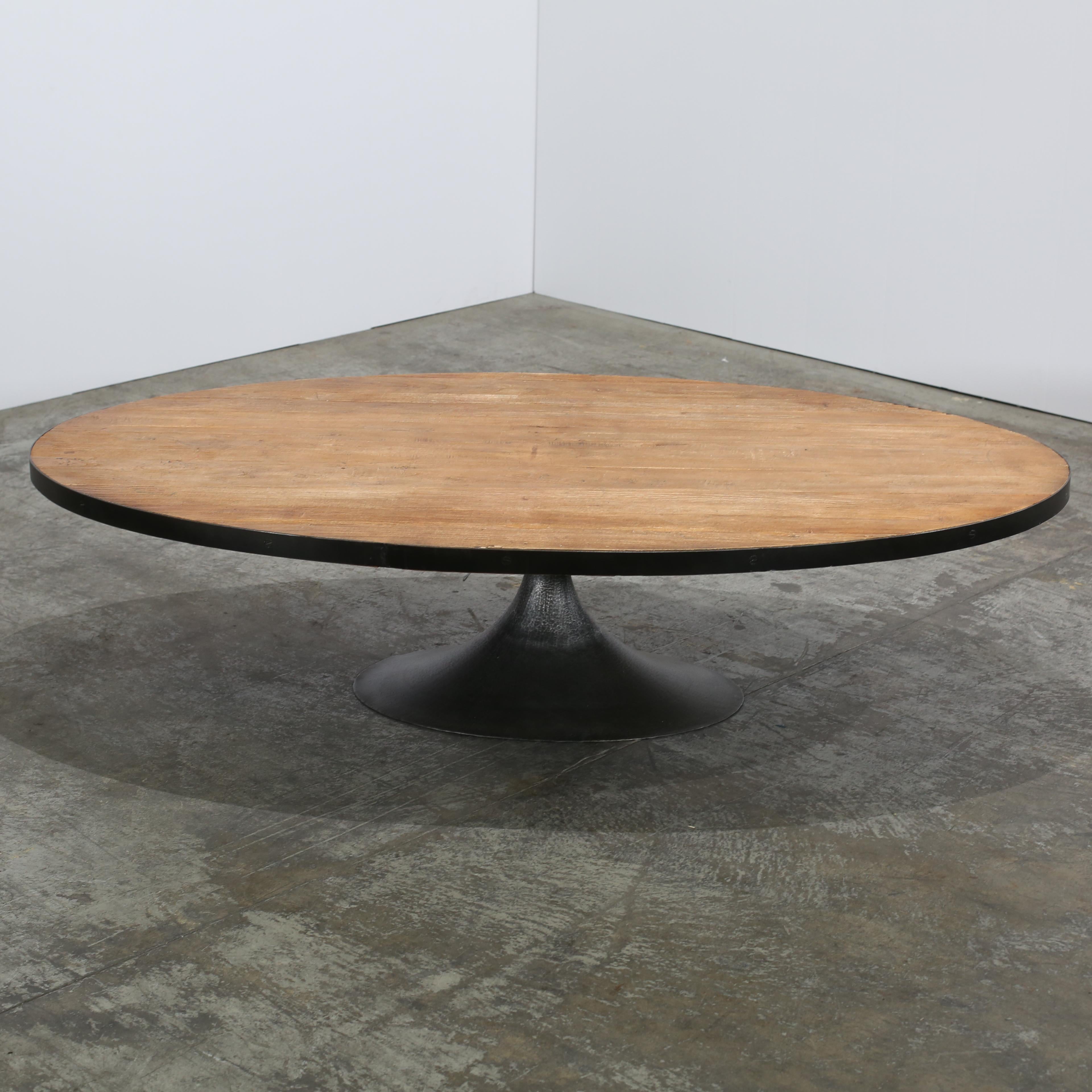 Restoration Hardware Aero Oval Coffee Table Bon état - En vente à Basildon, London