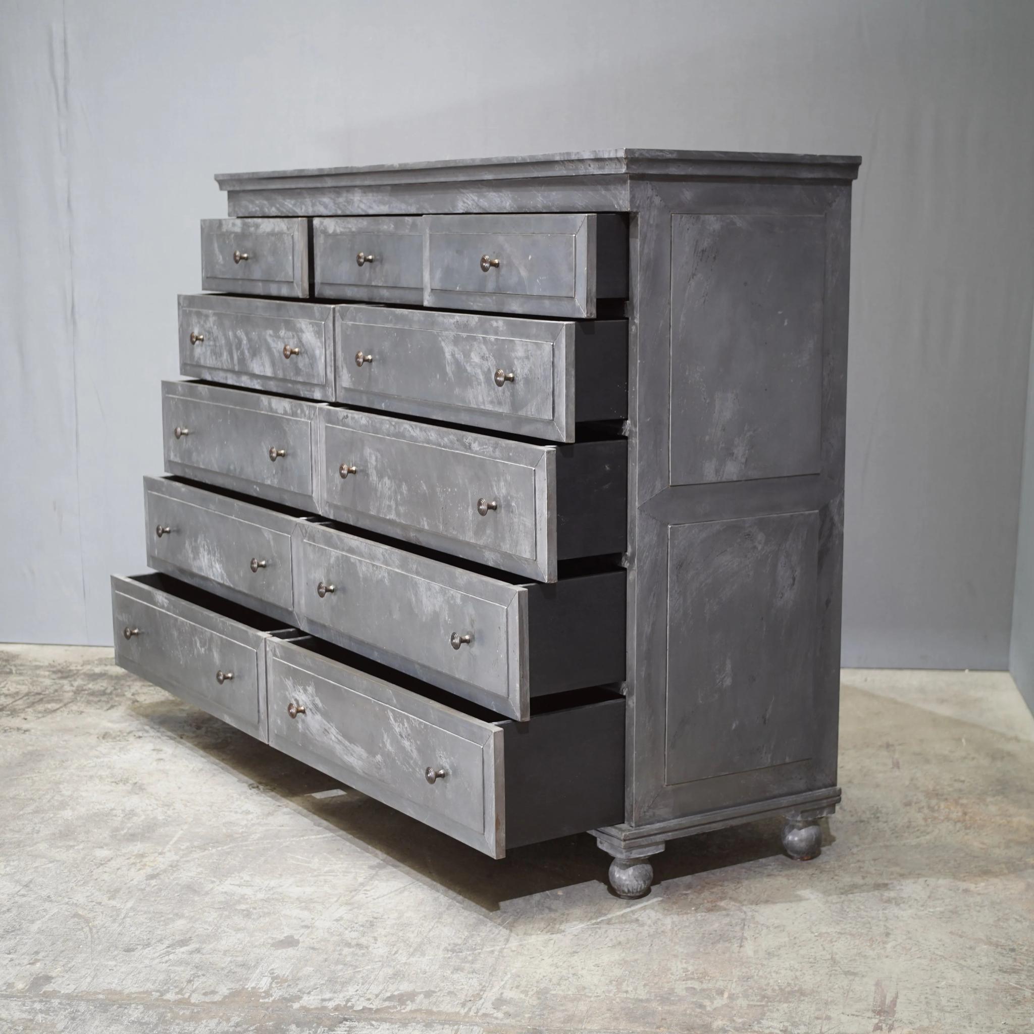 Metallo Restoration Hardware Annecy Cassettiera a 11 cassetti rivestita in metallo in vendita
