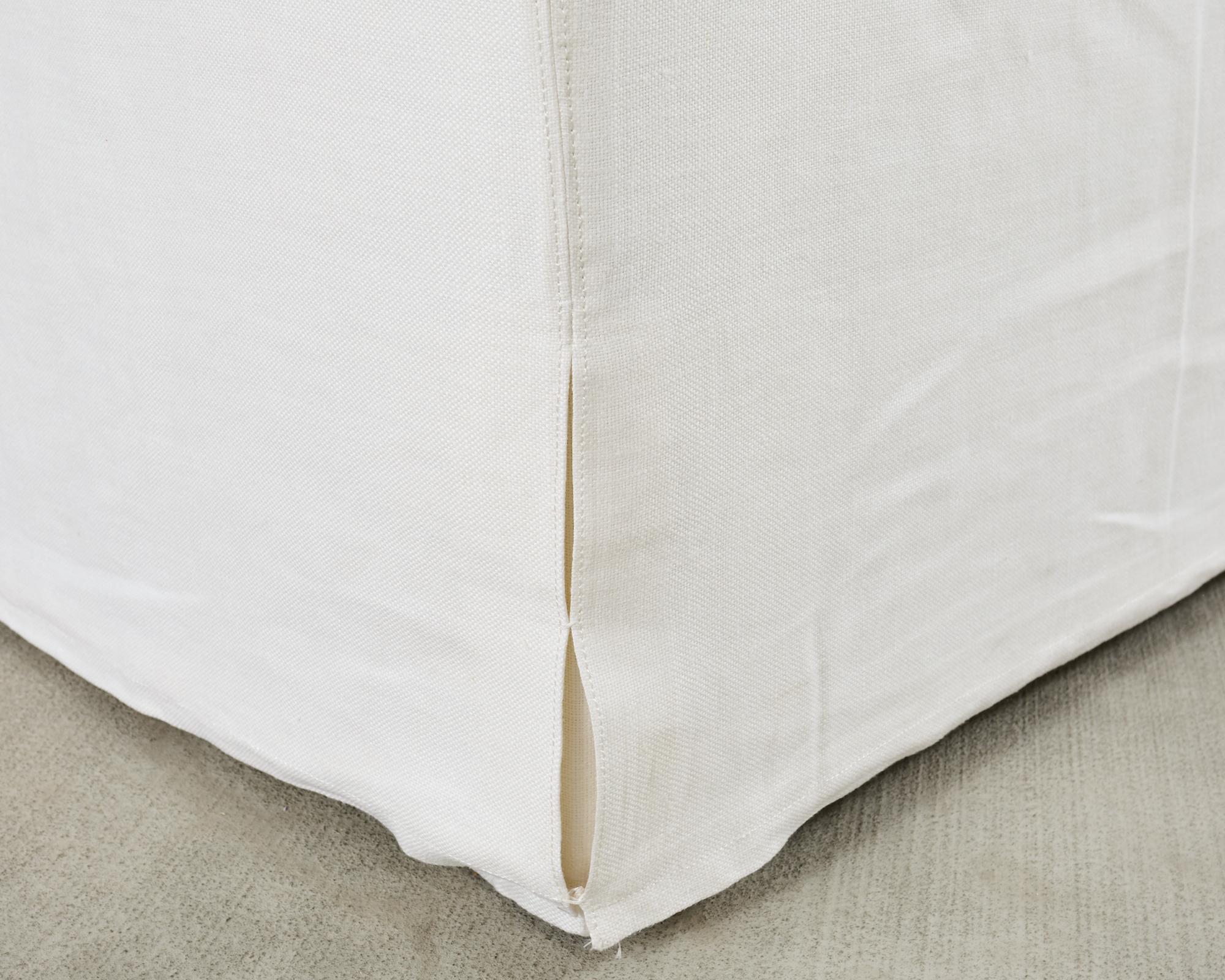 Restoration Hardware Belgian Linen Slipcover Bench Seat Sofa en vente 7