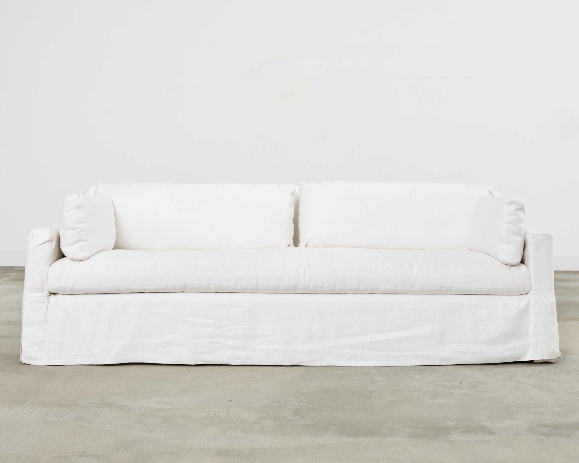 Moderne Restoration Hardware Belgian Linen Slipcover Bench Seat Sofa en vente