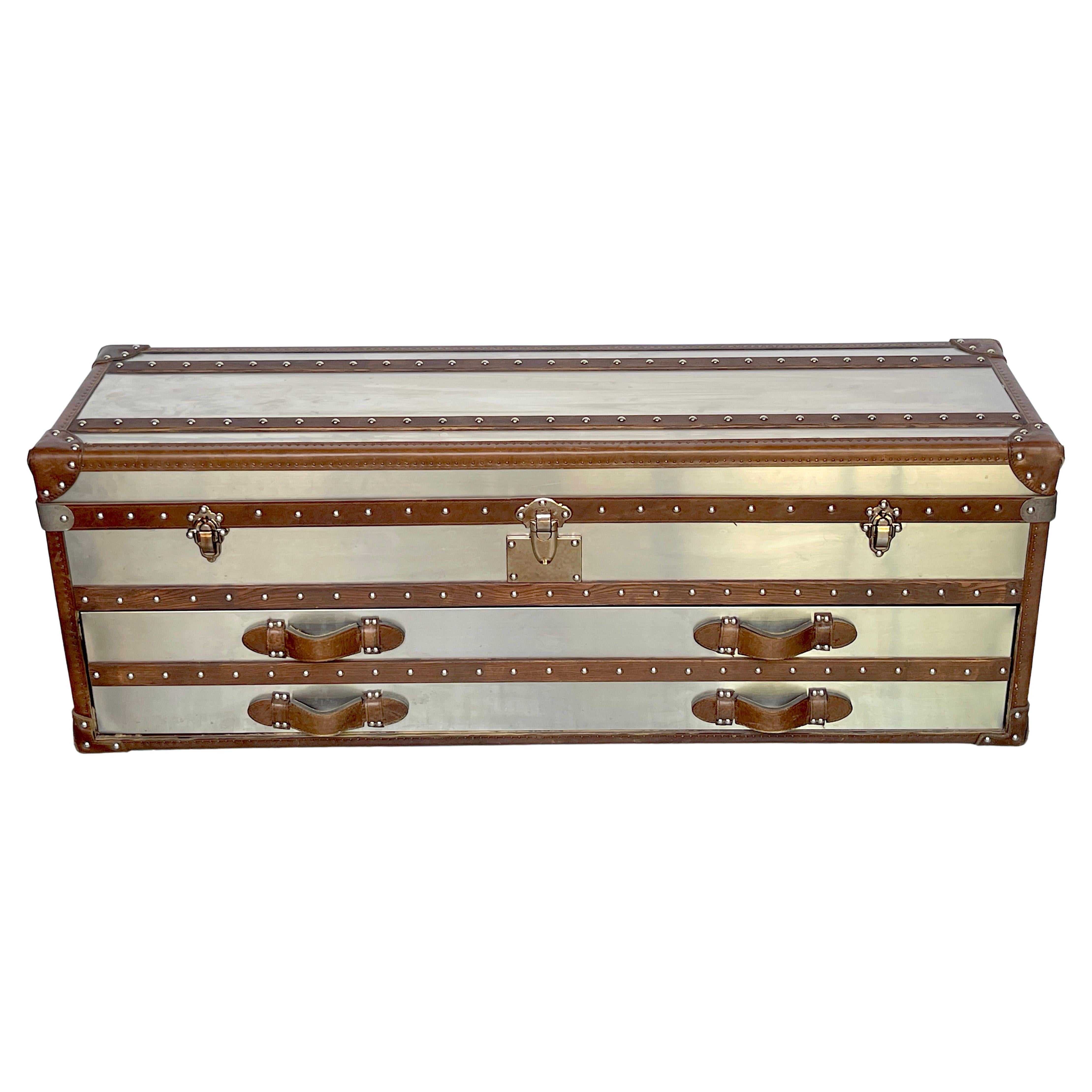 Restoration Hardware Coffee /Table Mayfair Steamer Trunk 
Discontinued, edition from 2000s

We are please to offer a rare find by  Restoration Hardware the Mayfair steamer trunk/ chest/ coffee table. 

A discontinued edition from the 2000s. This