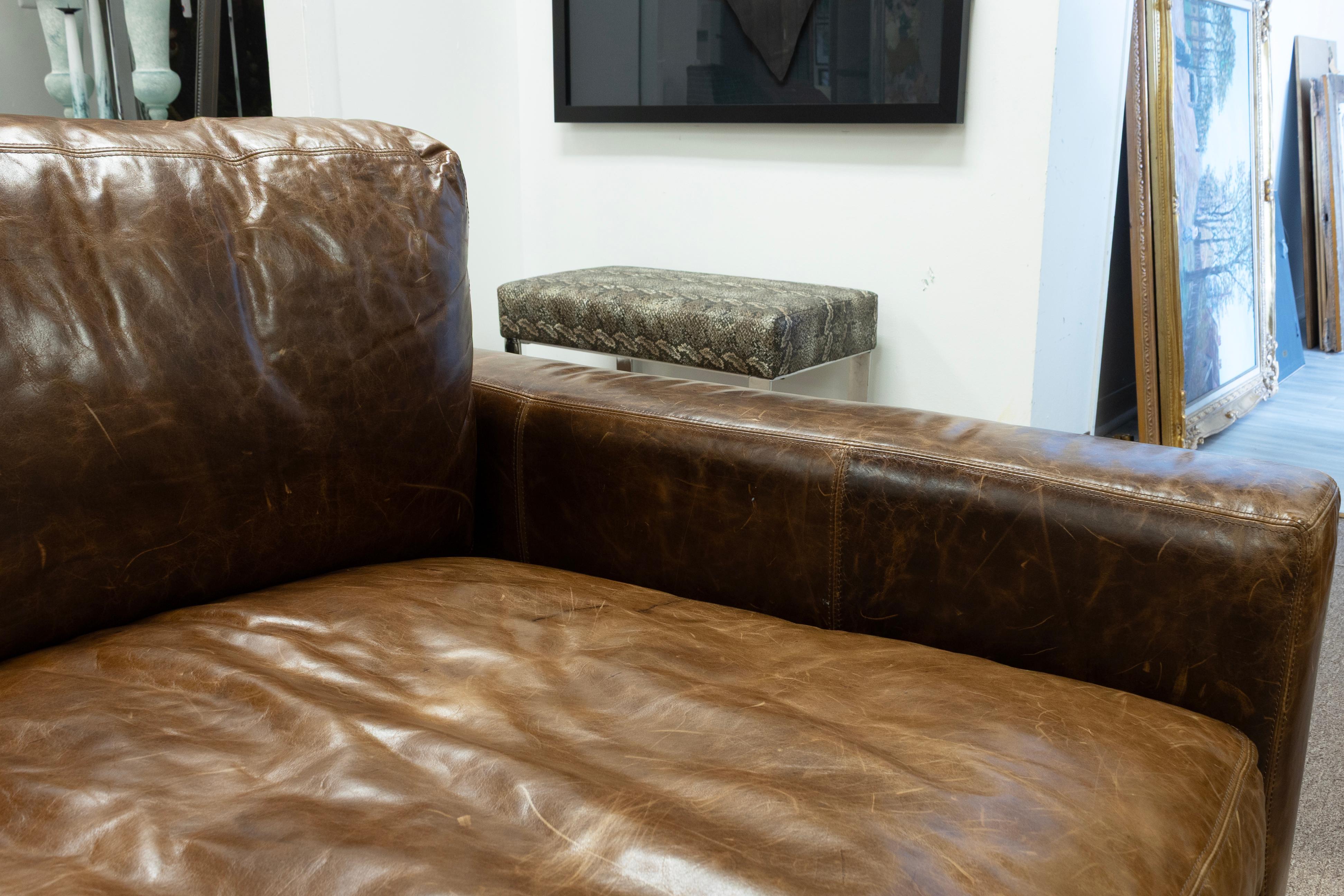 Restoration Hardware Canapé Classic Leather en cuir cacao italien vieilli Bon état - En vente à Keego Harbor, MI