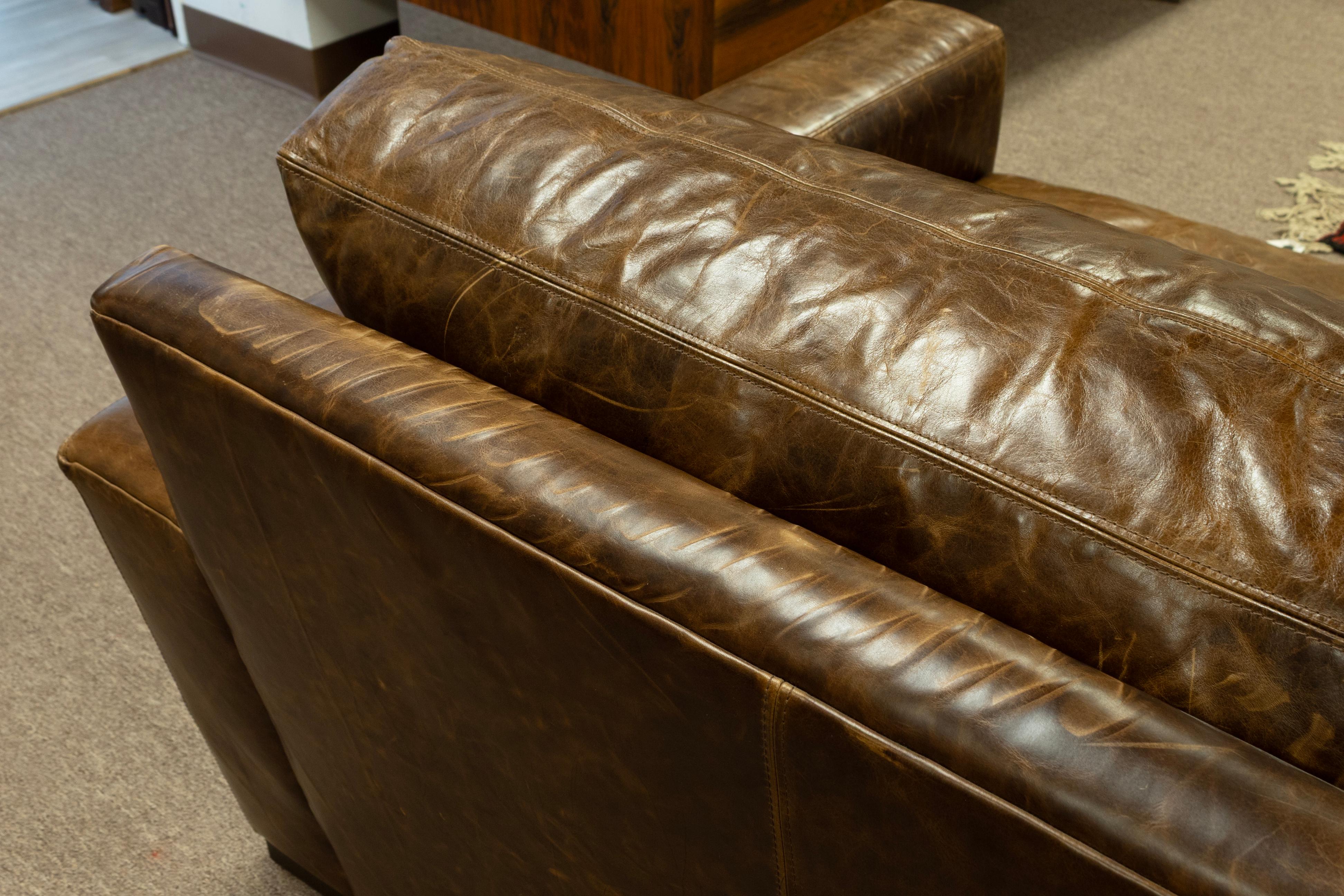 Restoration Hardware Canapé Classic Leather en cuir cacao italien vieilli en vente 1