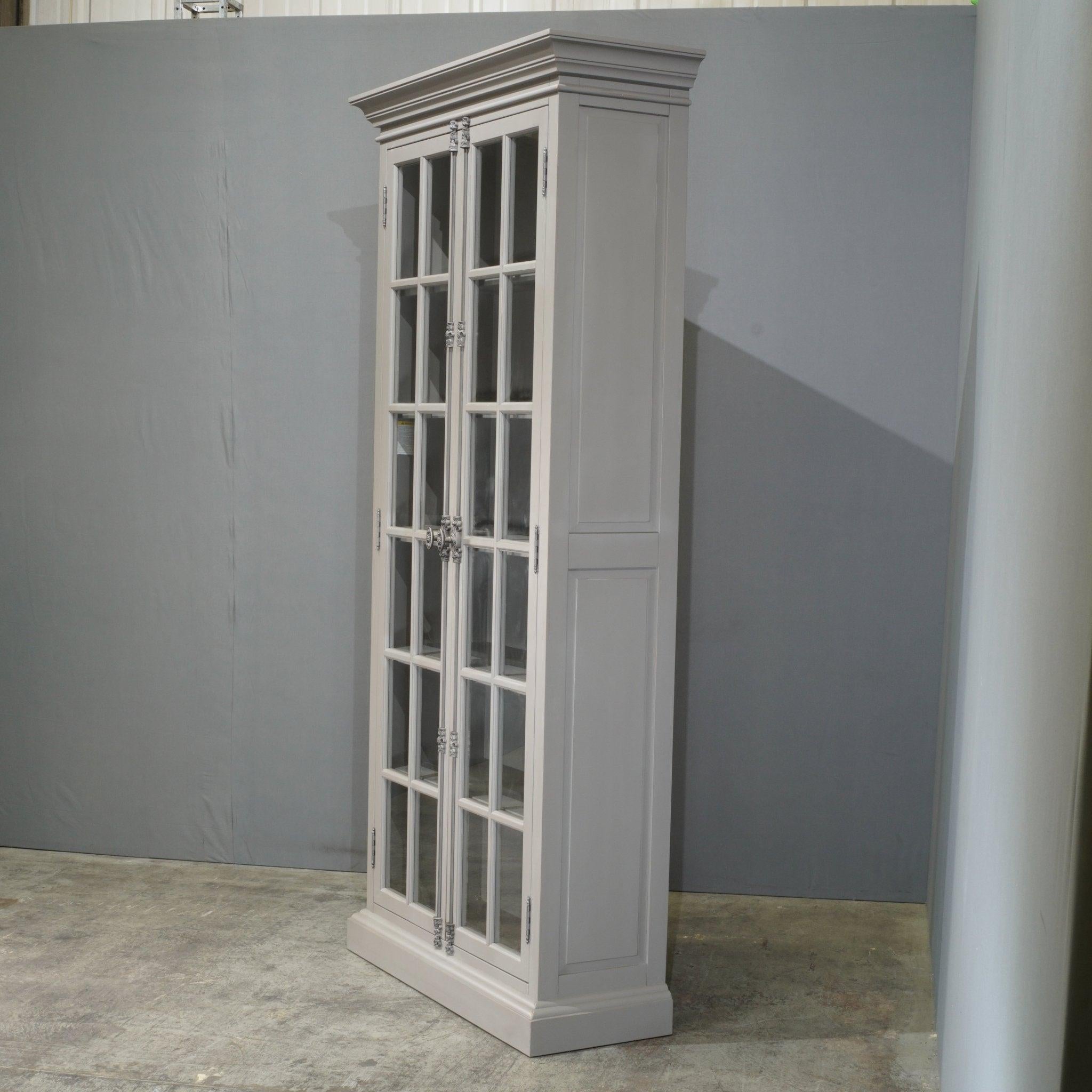 Restoration Hardware French Casement Four Door Cabinet In Good Condition In Basildon, London