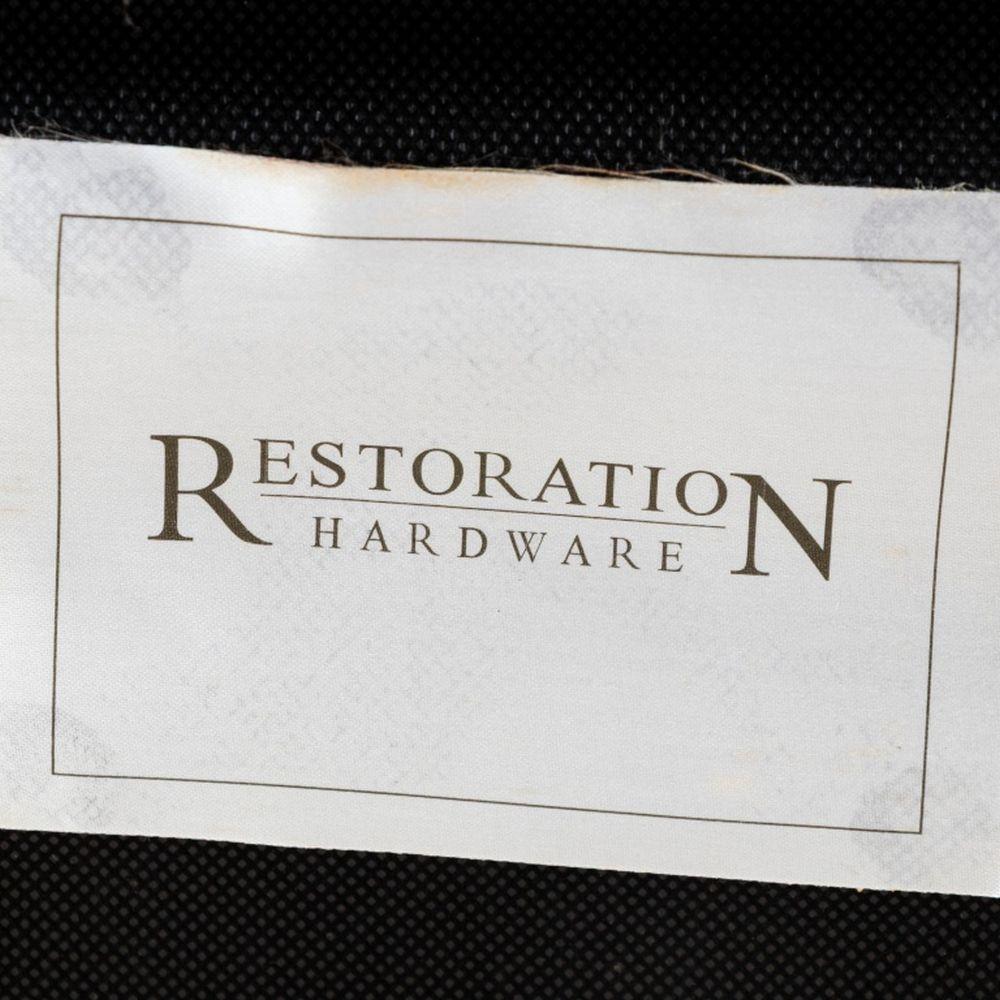 Sillón Restoration Hardware Estilo Luis XVI en venta 1