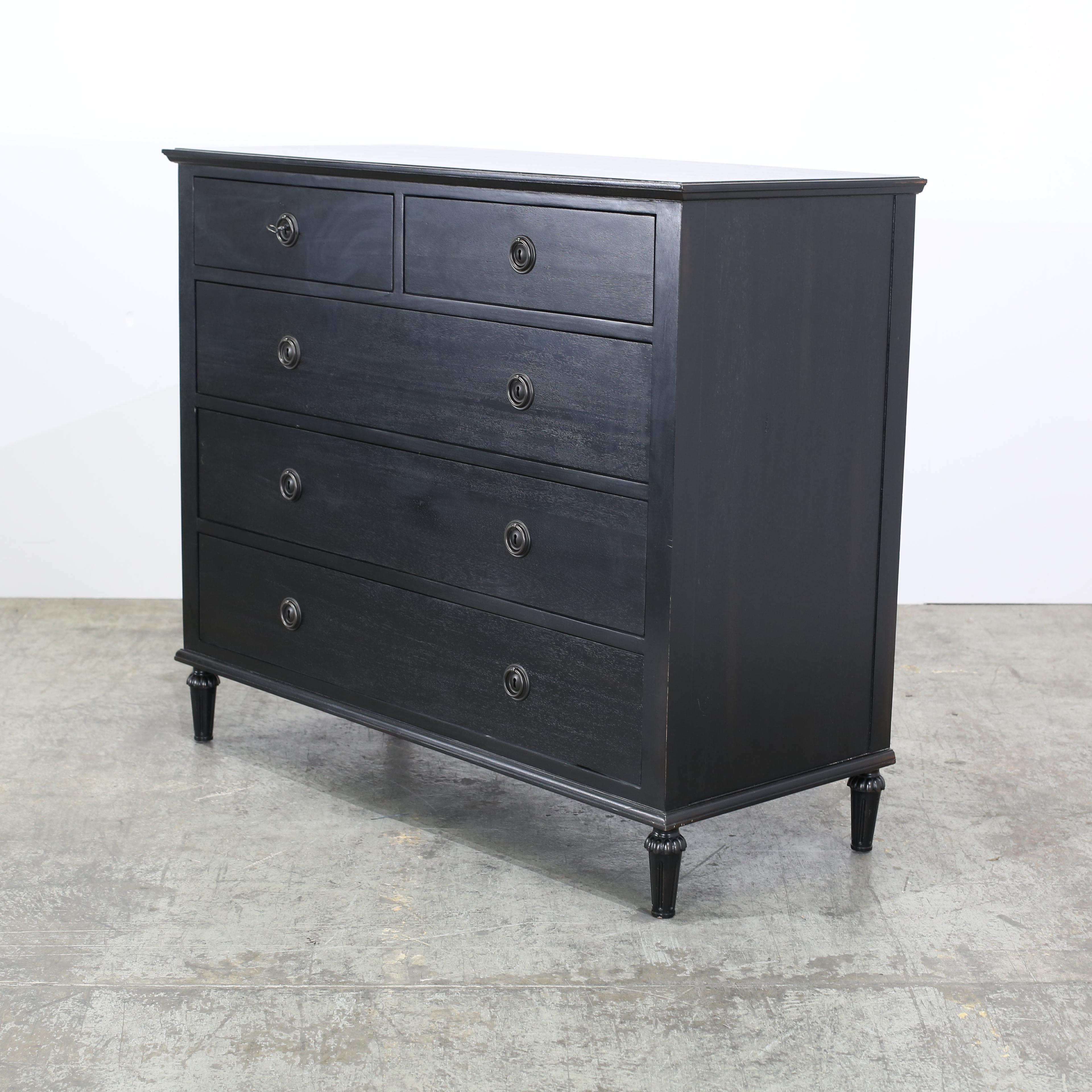 Moderno Restoration Hardware Maison, cassettone a cinque cassetti in vendita