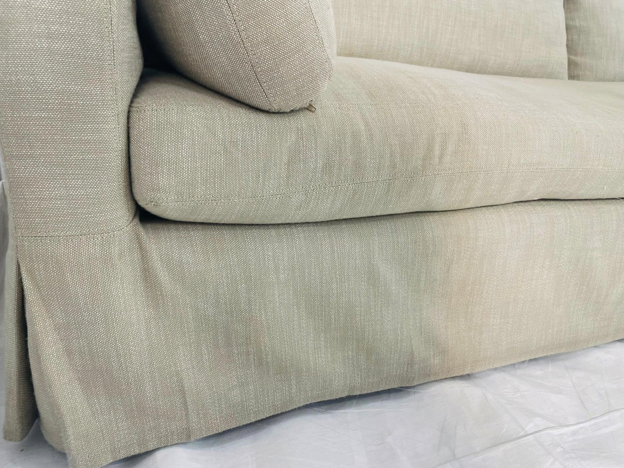 Canapé surdimensionné en lin de Restoration Hardware dans un ton sable neutre en vente 7