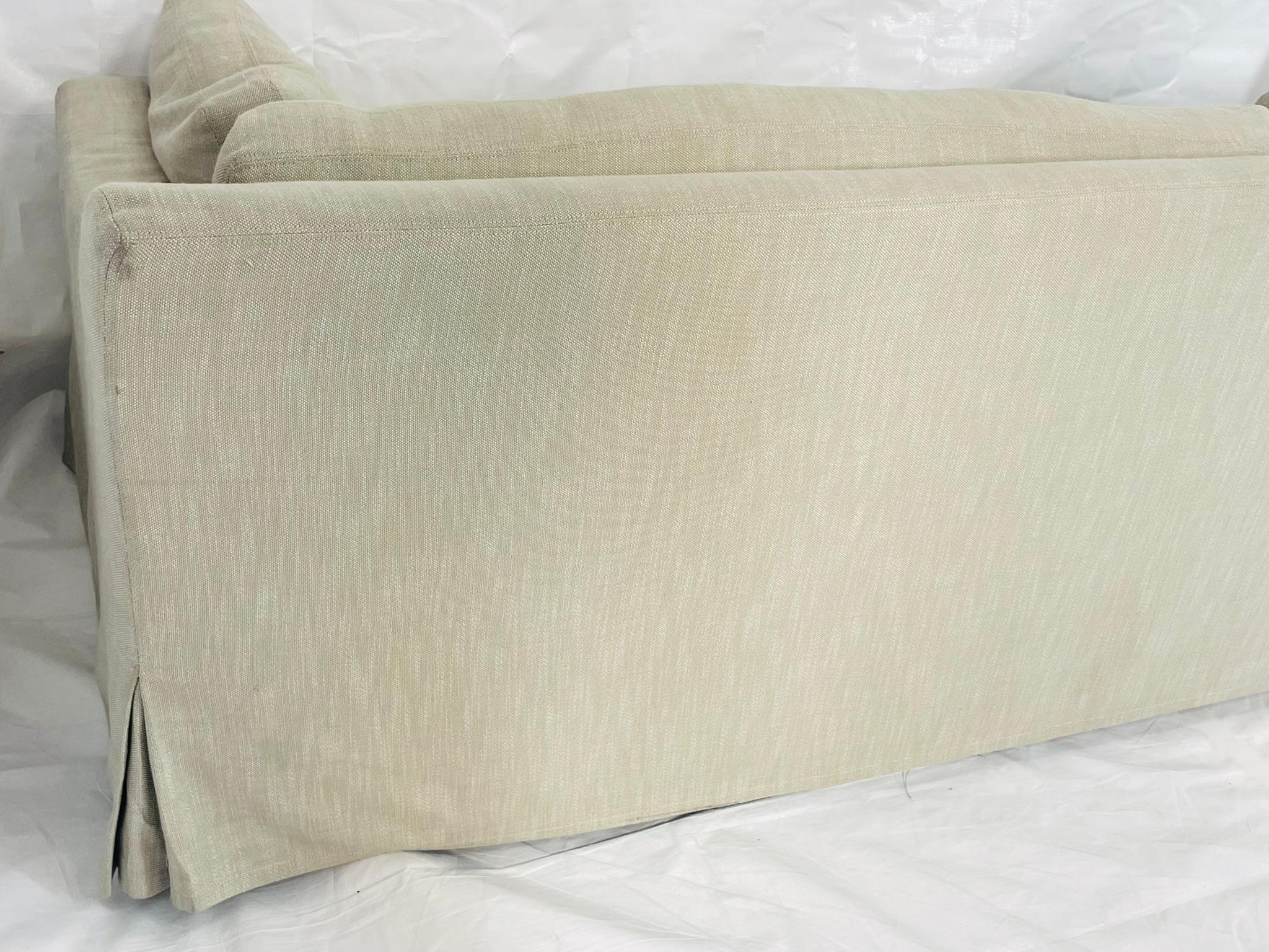 Canapé surdimensionné en lin de Restoration Hardware dans un ton sable neutre en vente 9