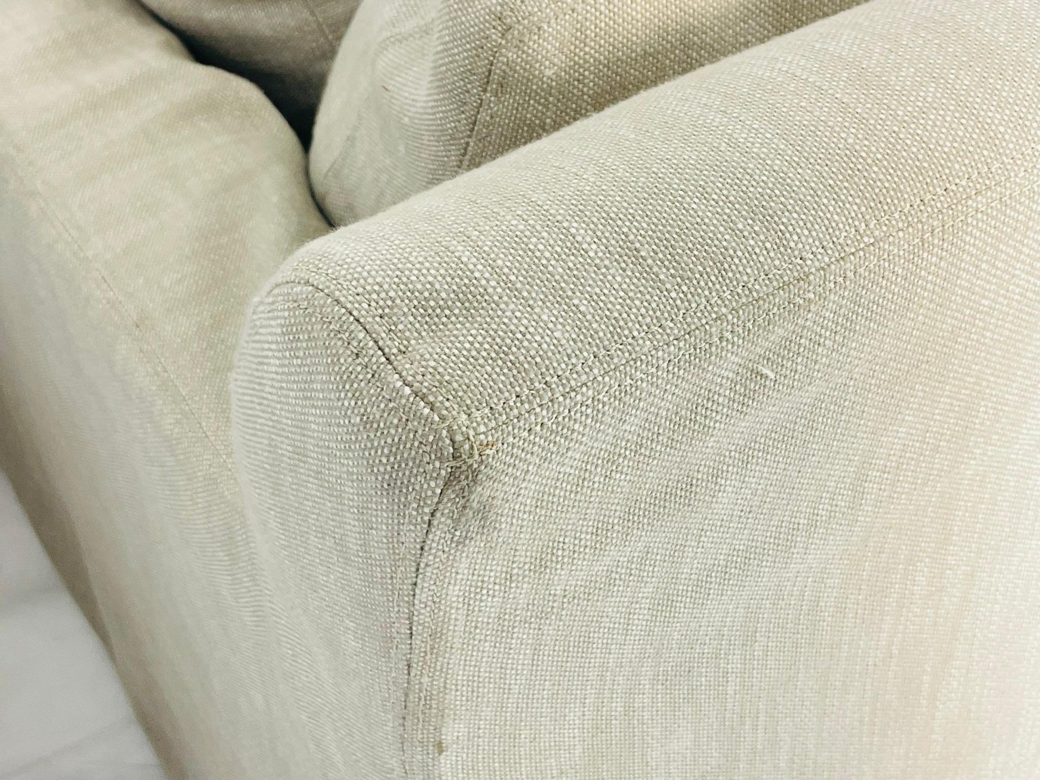 Canapé surdimensionné en lin de Restoration Hardware dans un ton sable neutre en vente 10