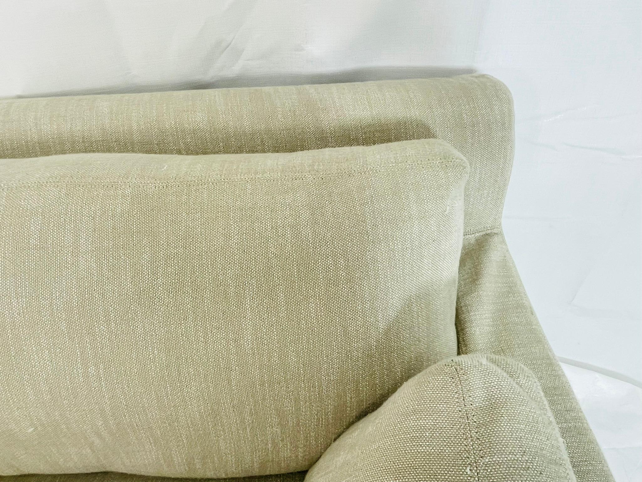 Canapé surdimensionné en lin de Restoration Hardware dans un ton sable neutre en vente 11