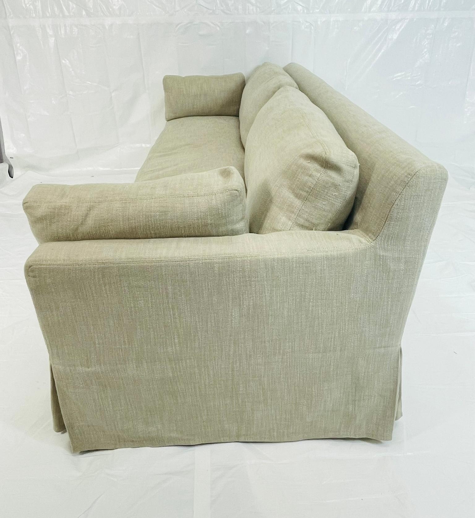 Lin Canapé surdimensionné en lin de Restoration Hardware dans un ton sable neutre en vente