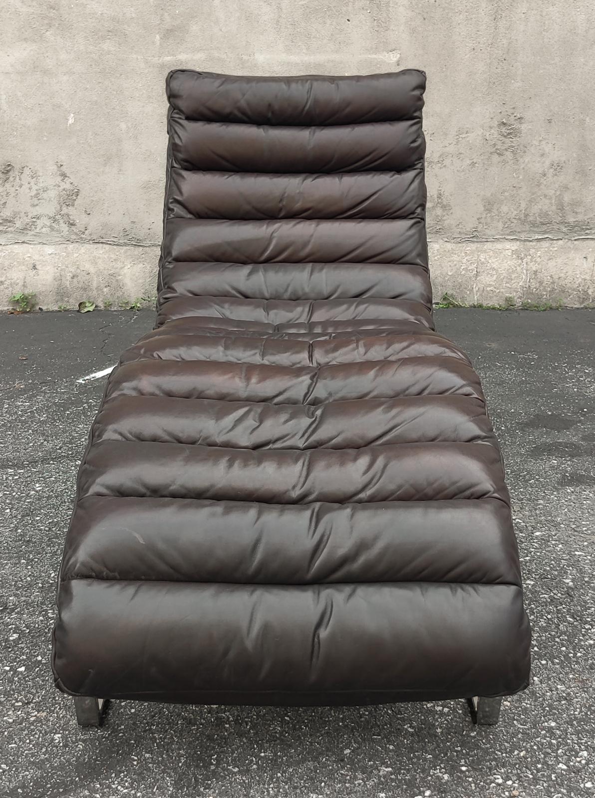 Restoration Hardware Oviedo Espresso Leather Chrome-Frame Chaise Lounge Chair In Good Condition For Sale In Philadelphia, PA