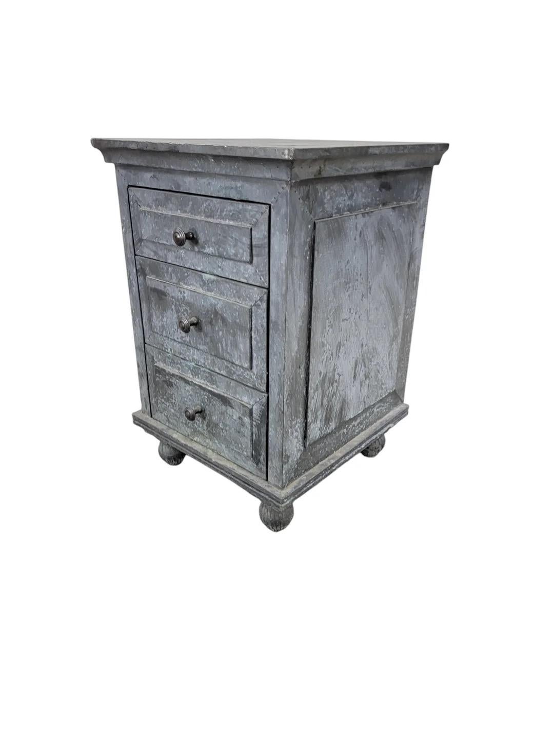 Restoration Hardware Cómoda industrial rústica de 3 cajones recubierta de cinc en Bueno estado para la venta en Chicago, IL