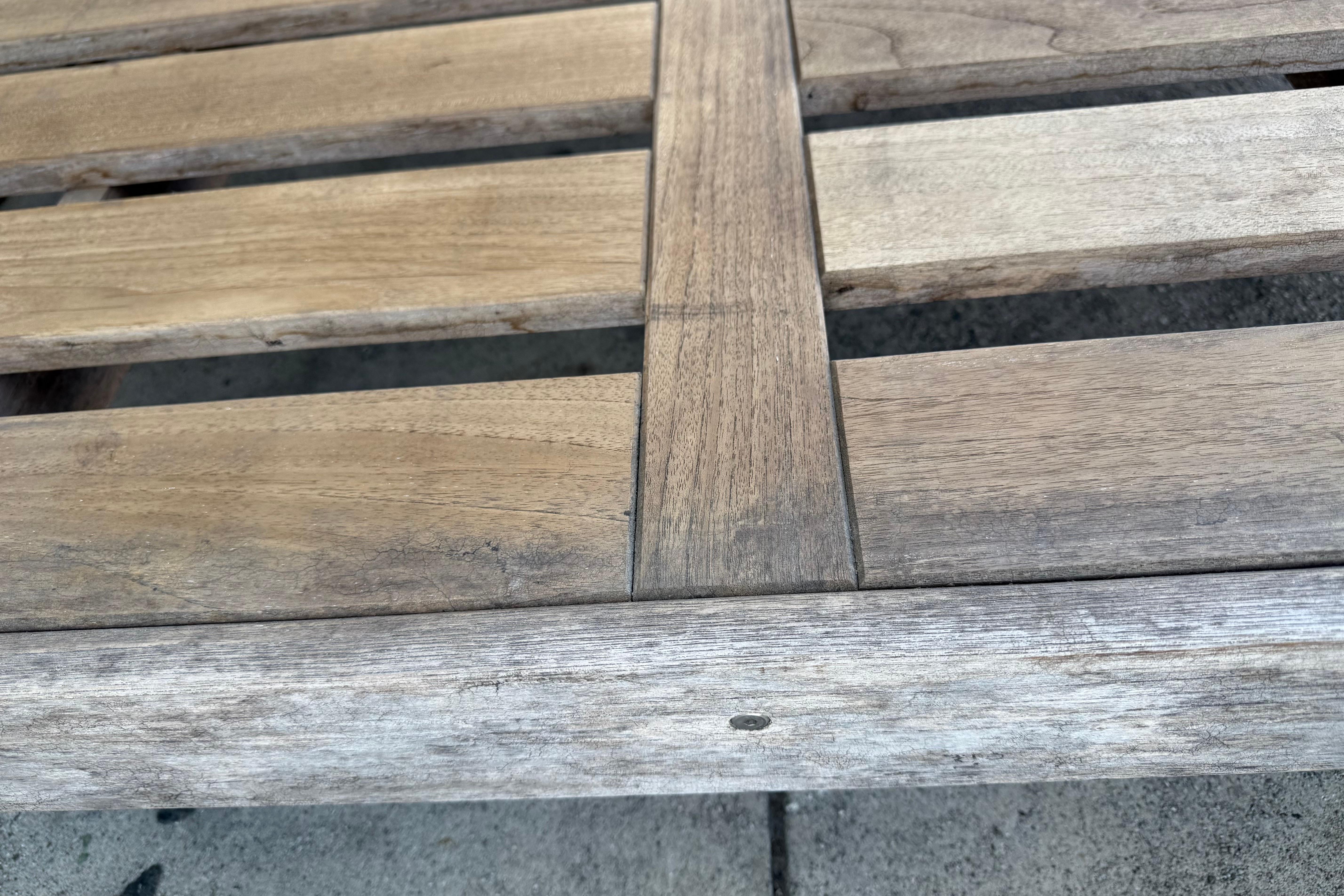 Restoration Hardware Solid Teak Outdoor Platform Base/Chaise Lounge en vente 3