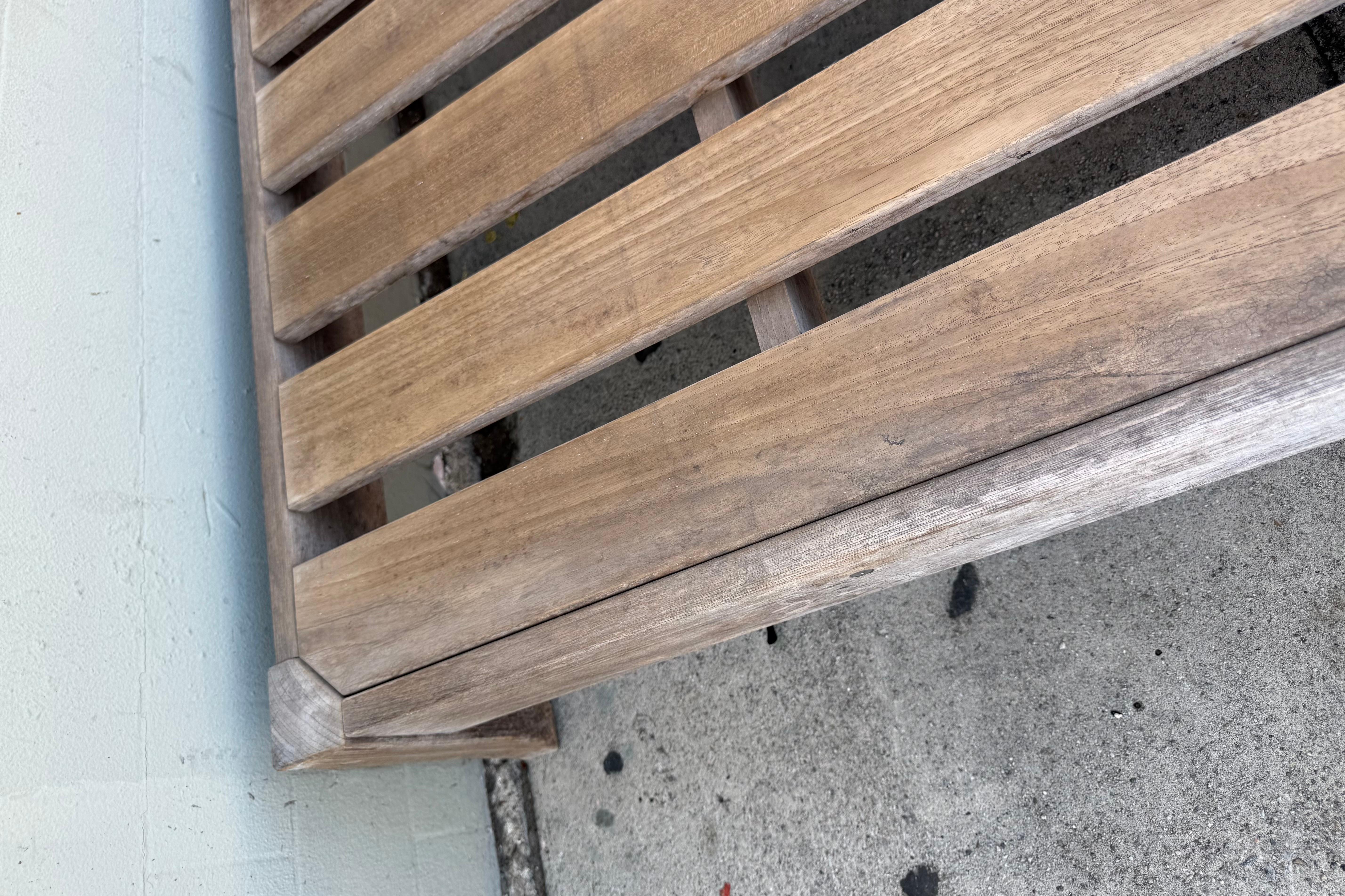 Restoration Hardware Solid Teak Outdoor Platform Base/Chaise Lounge en vente 1