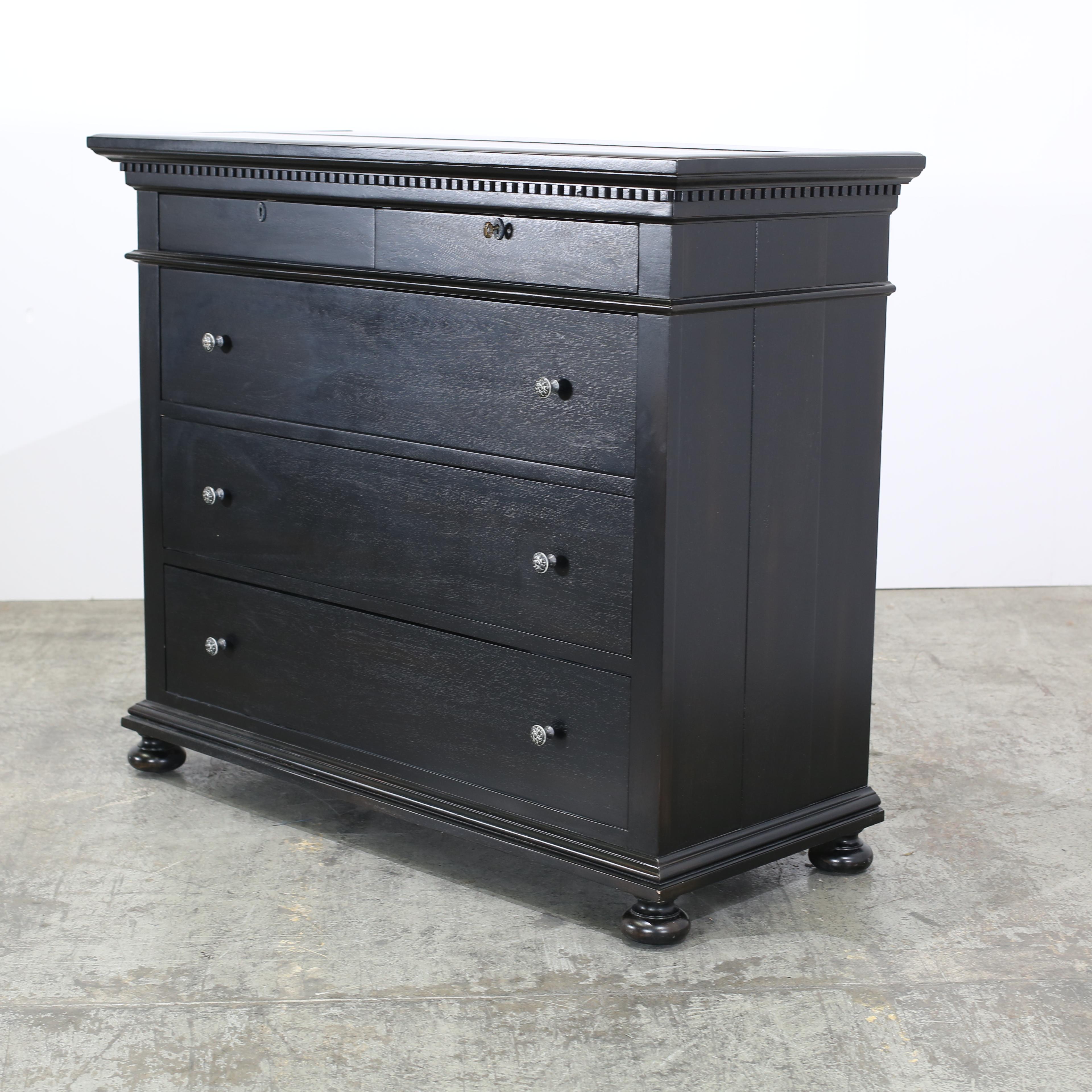 Moderno Restoration Hardware St. James Five Drawer Dresser in vendita