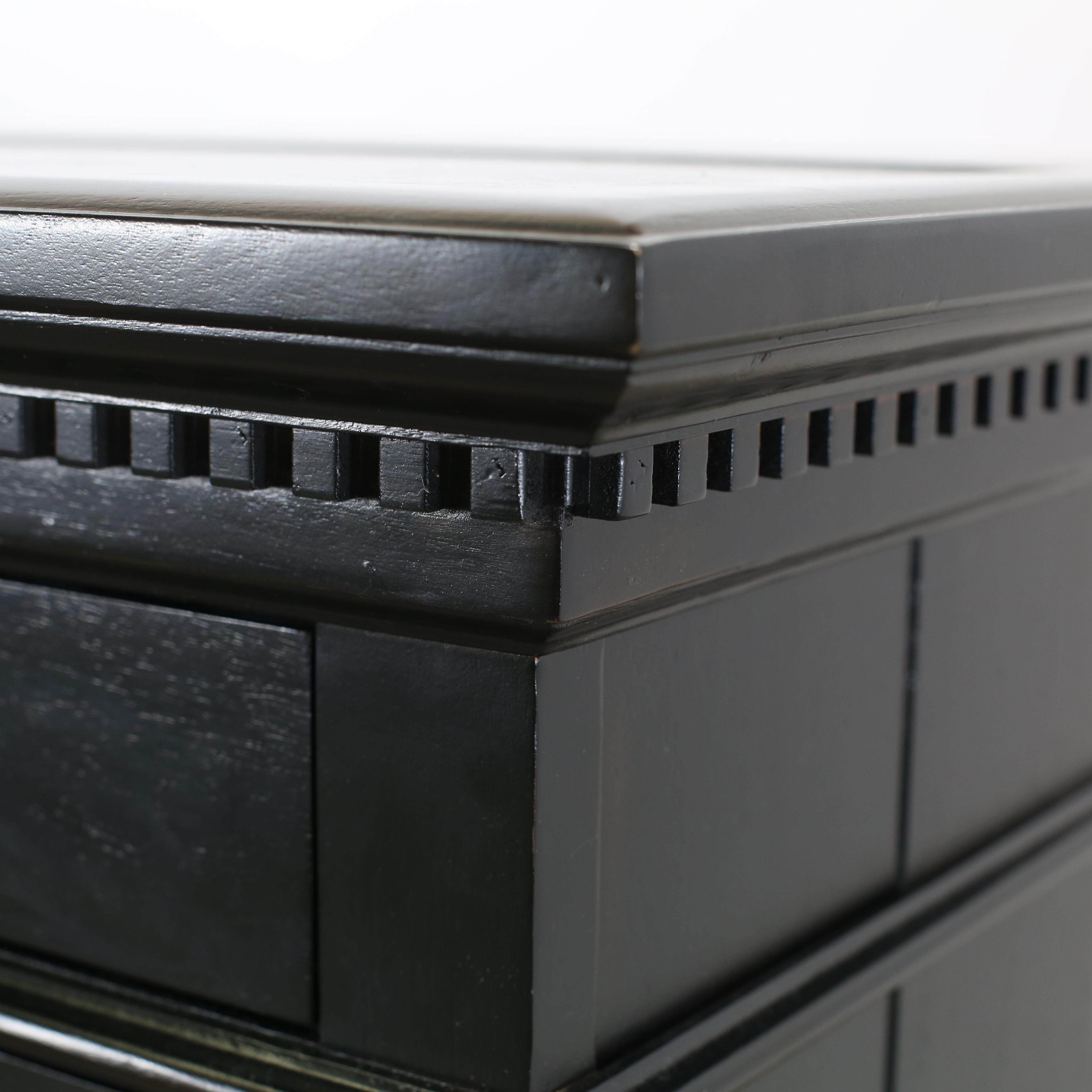 Americano Restoration Hardware St. James Five Drawer Dresser in vendita