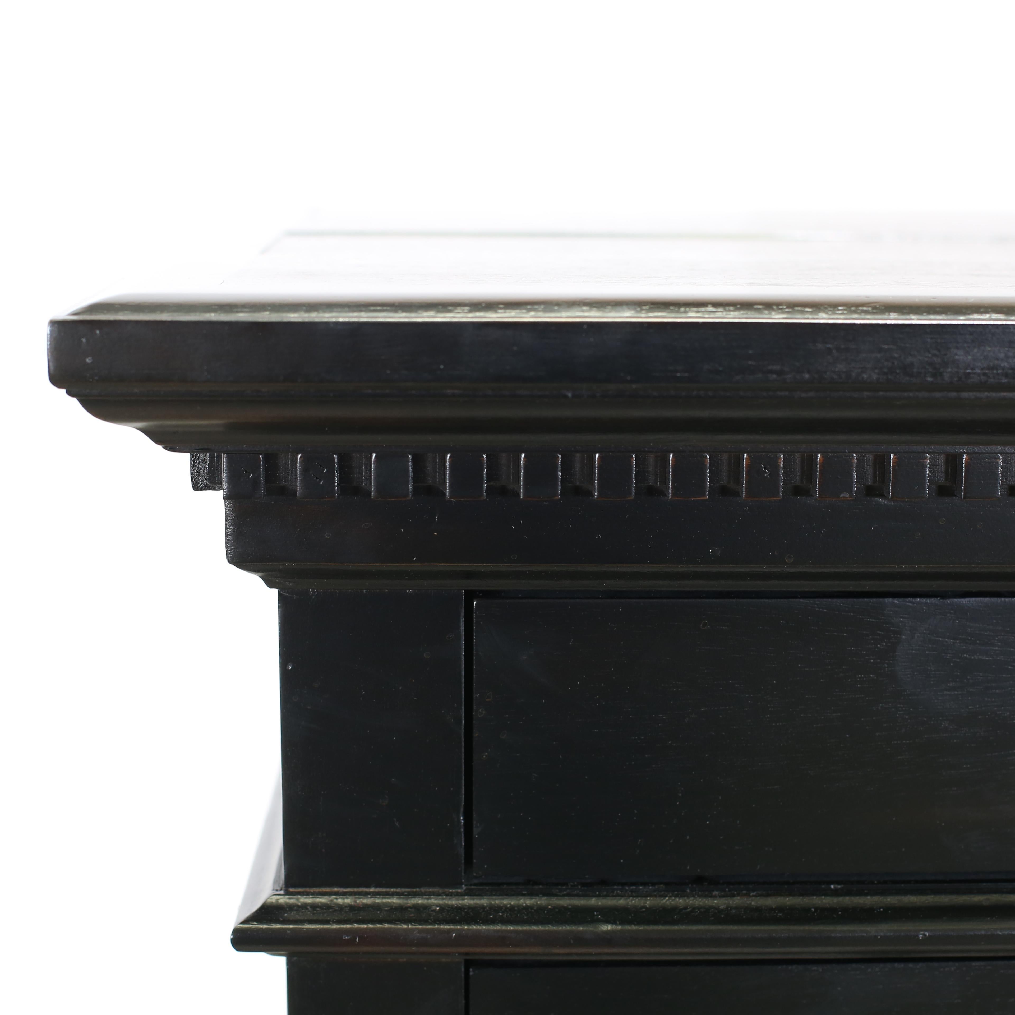 Restoration Hardware St. James Five Drawer Dresser In condizioni buone in vendita a Basildon, London