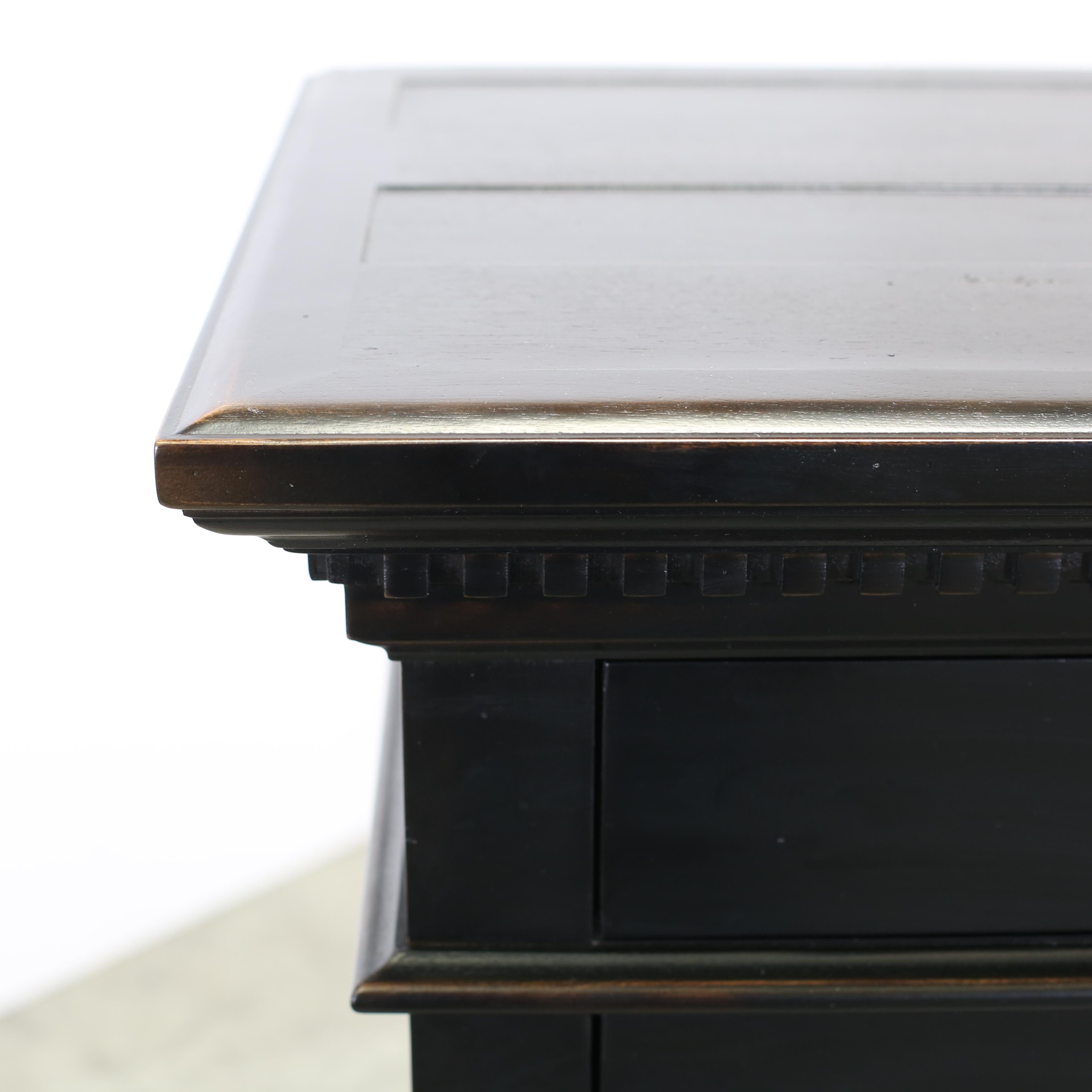 Restoration Hardware St. James Five Drawer Narrow Dresser In condizioni buone in vendita a Basildon, London