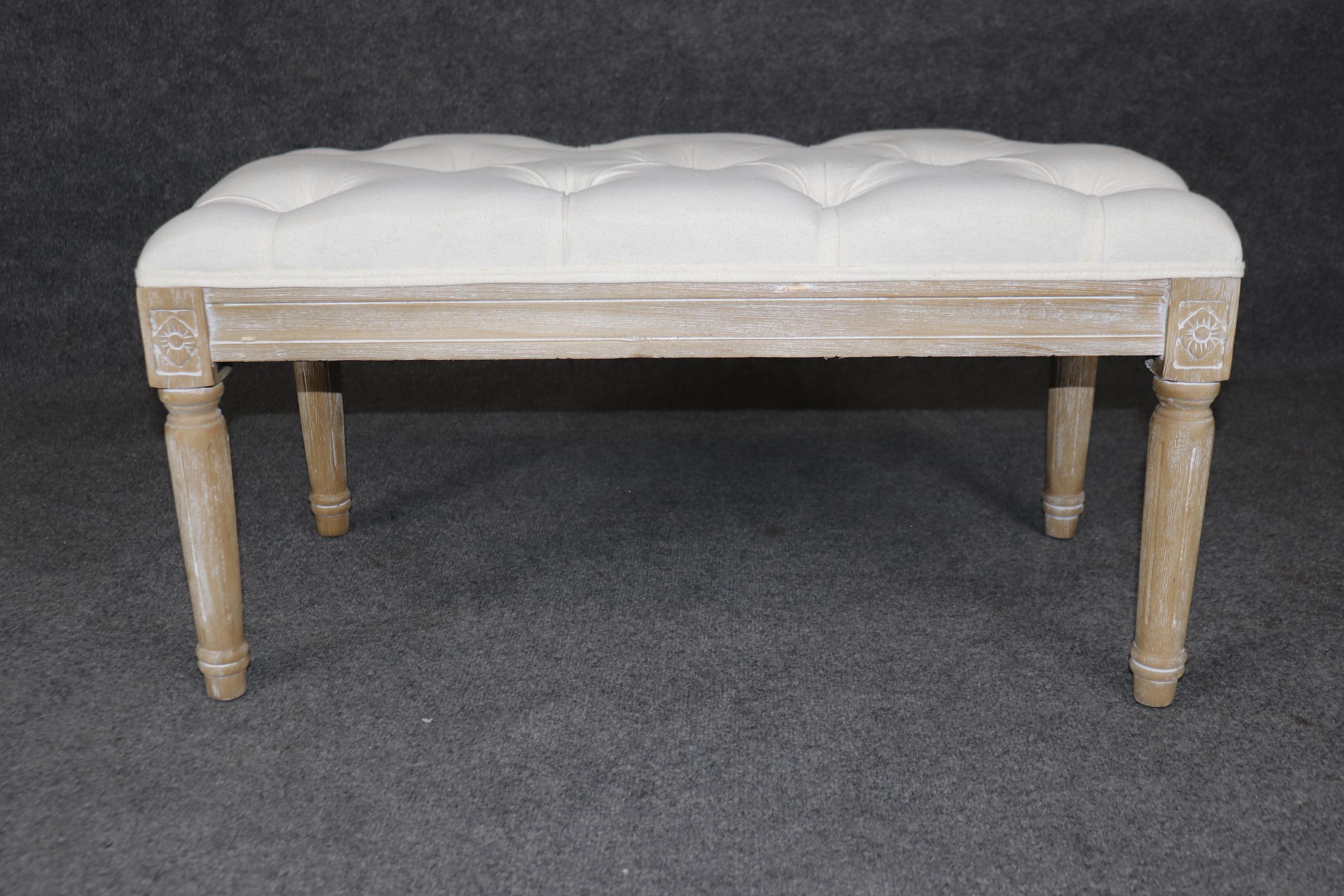 Restoration Hardware Style Bleached Tufted Upholstered Louis XVI Style Bench In Good Condition For Sale In Swedesboro, NJ