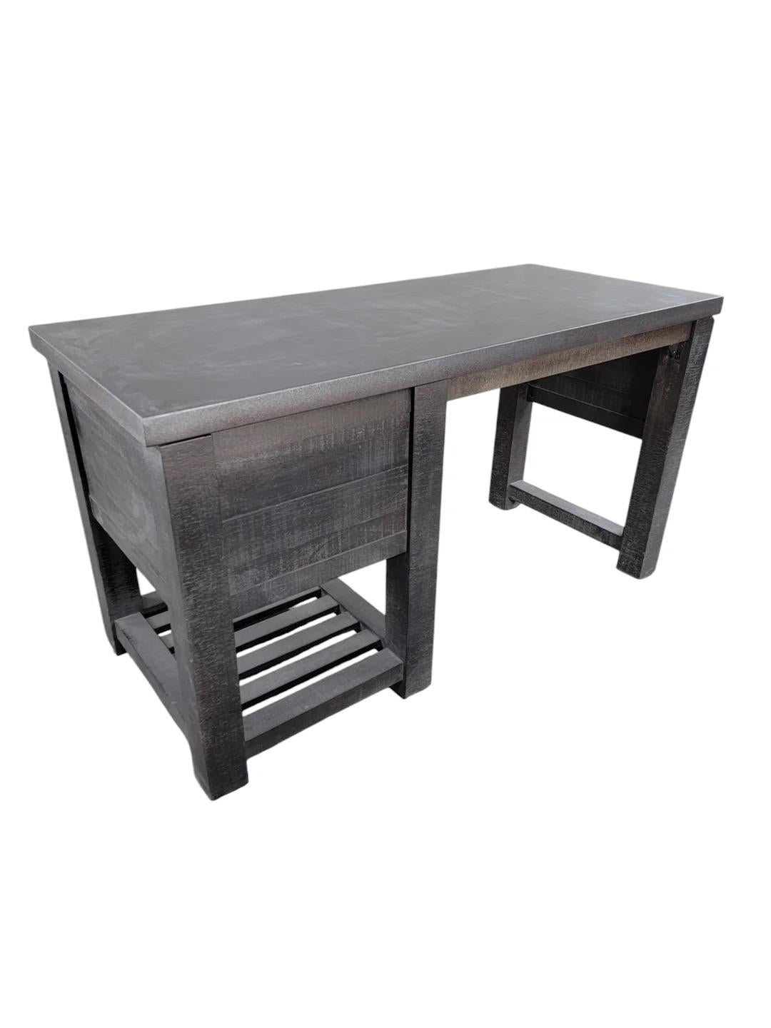 Restoration Hardware Vaughn, scrittoio in metallo rigenerato con contenitore, è un'ottima scelta. in vendita 3